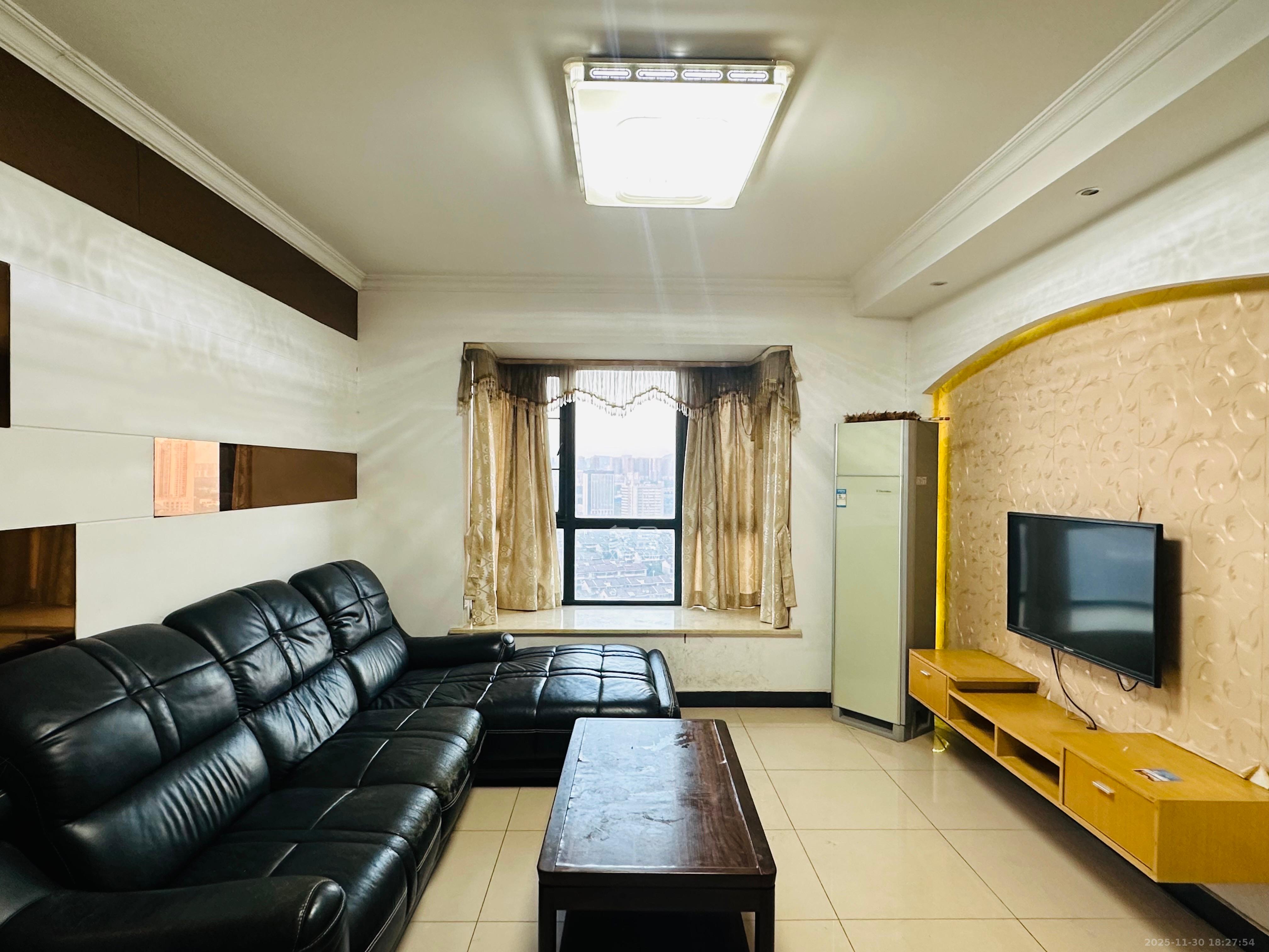 天元涉外桃园 3室1厅1卫 2500.0元/月 天元涉外桃园 3室1厅1卫 2500.0元/月室内图