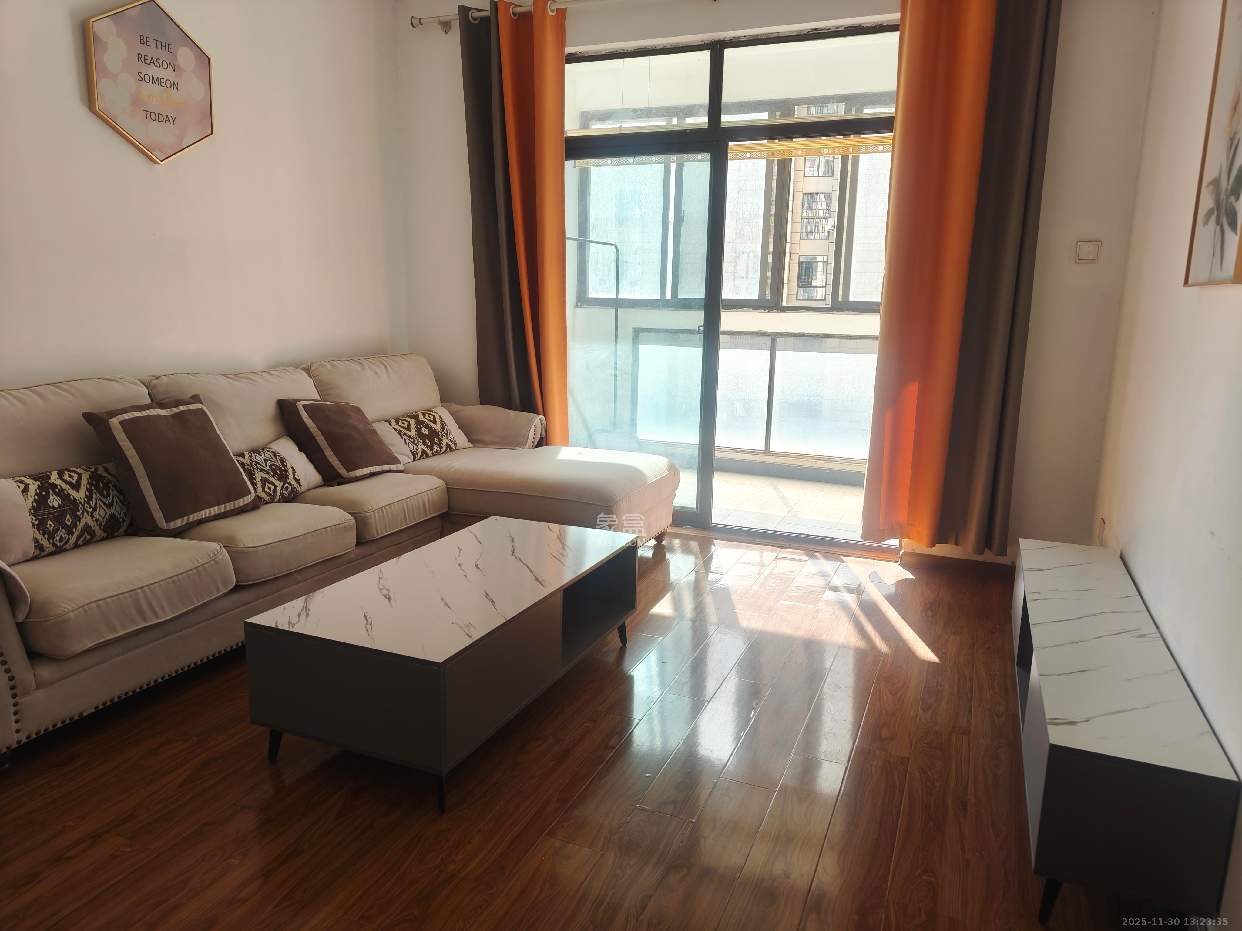 阳光丽城二期  3室2厅1卫    2480.0元/月