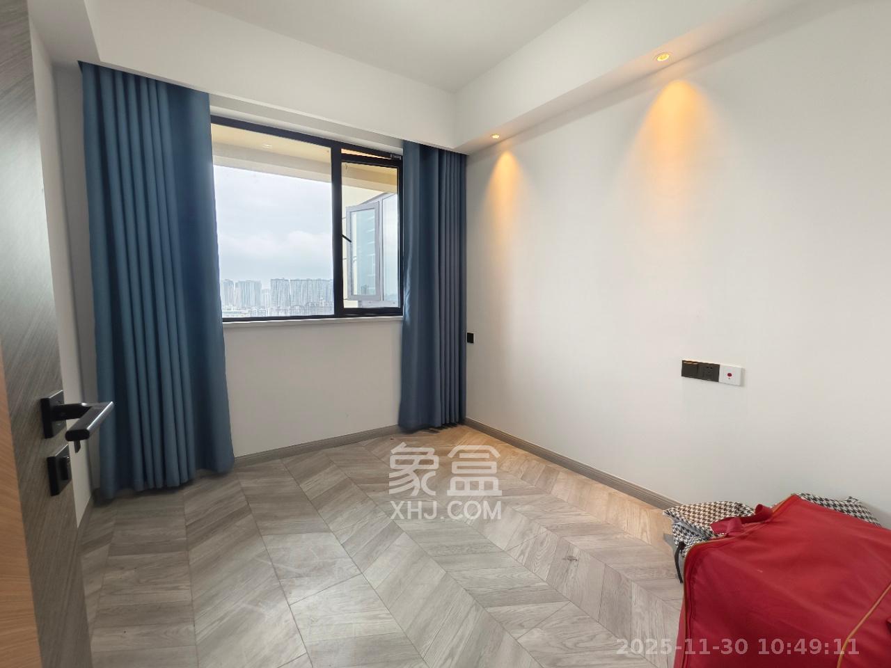 臻园  4室2厅2卫    3400.0元/月室内图