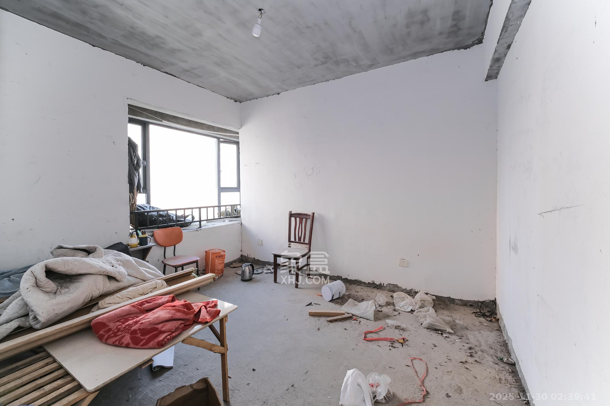 三一街区 4室2厅2卫 75.0万 三一街区 4室2厅2卫 75.0万卧室