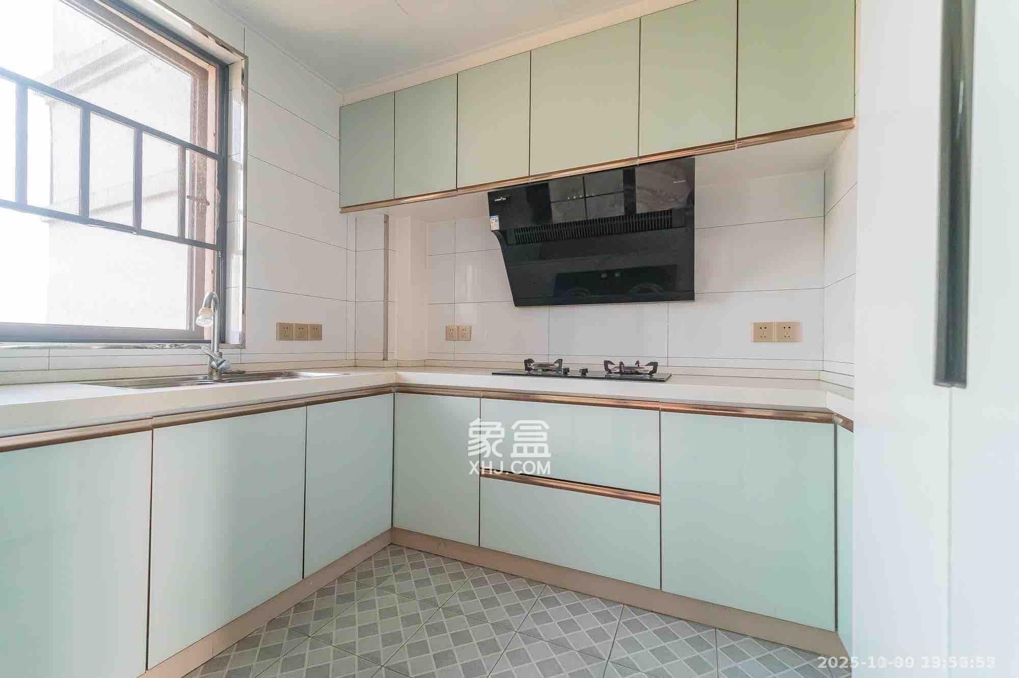 中建悦和城  4室2厅2卫    3000.0元/月室内图