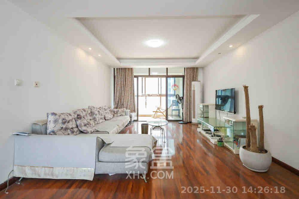 绿地中央广场 3室2厅2卫 3000.0元/月 绿地中央广场 3室2厅2卫 3000.0元/月室内图