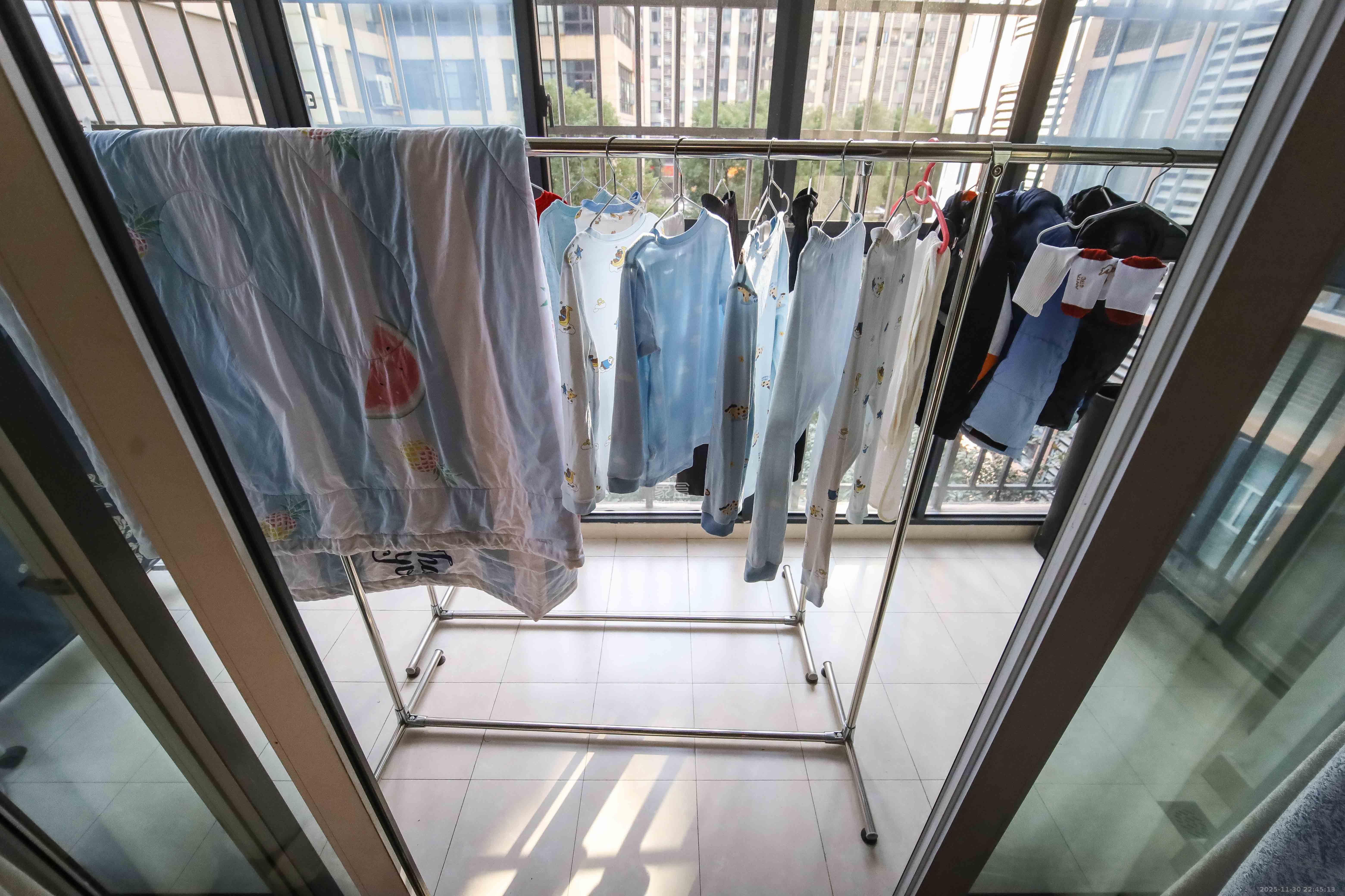 泊爱蓝湾 4室2厅2卫 150.0万 泊爱蓝湾 4室2厅2卫 150.0万阳台