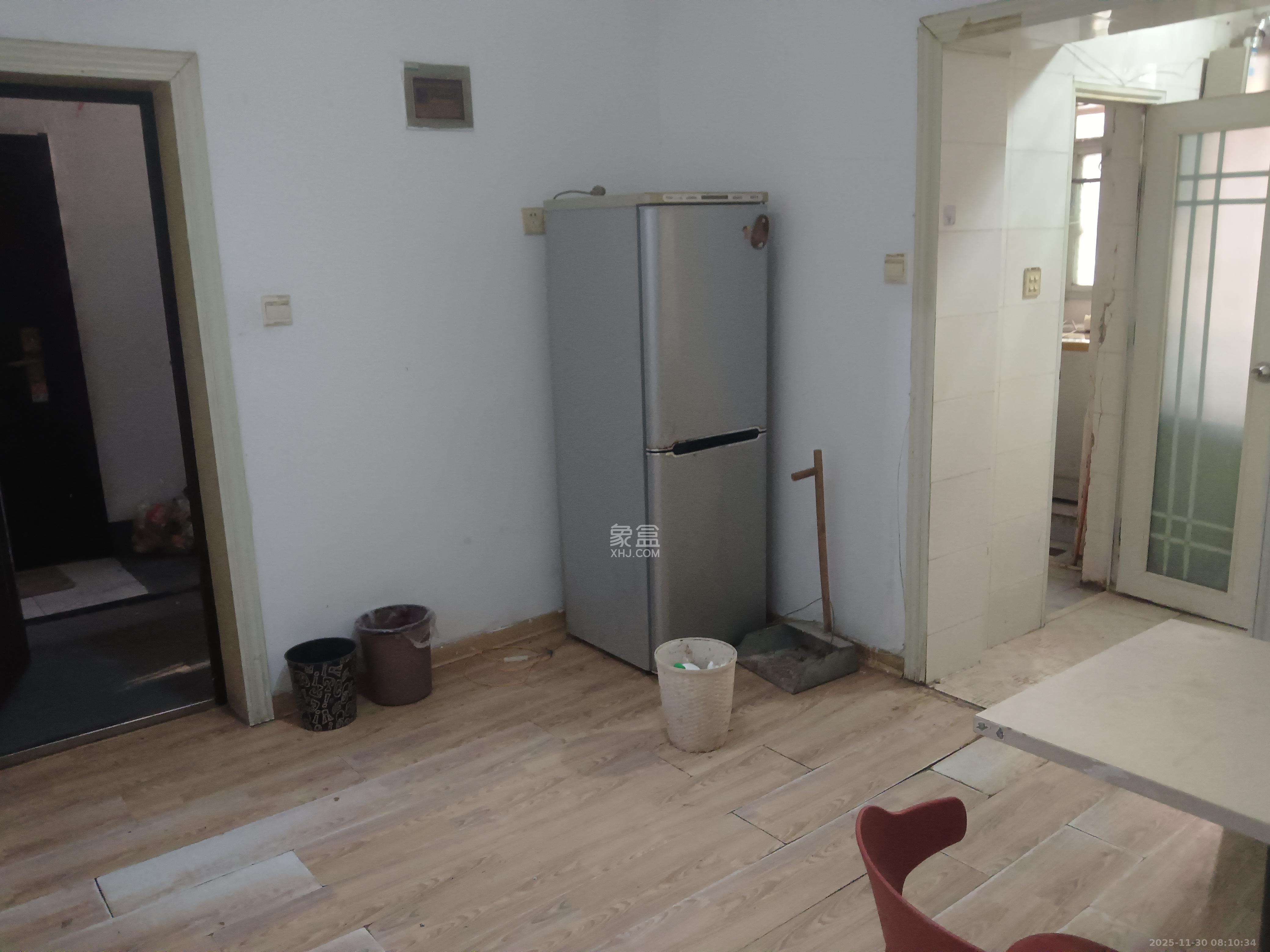 荷叶塘社区（雨花区）  3室1厅1卫    1500.0元/月