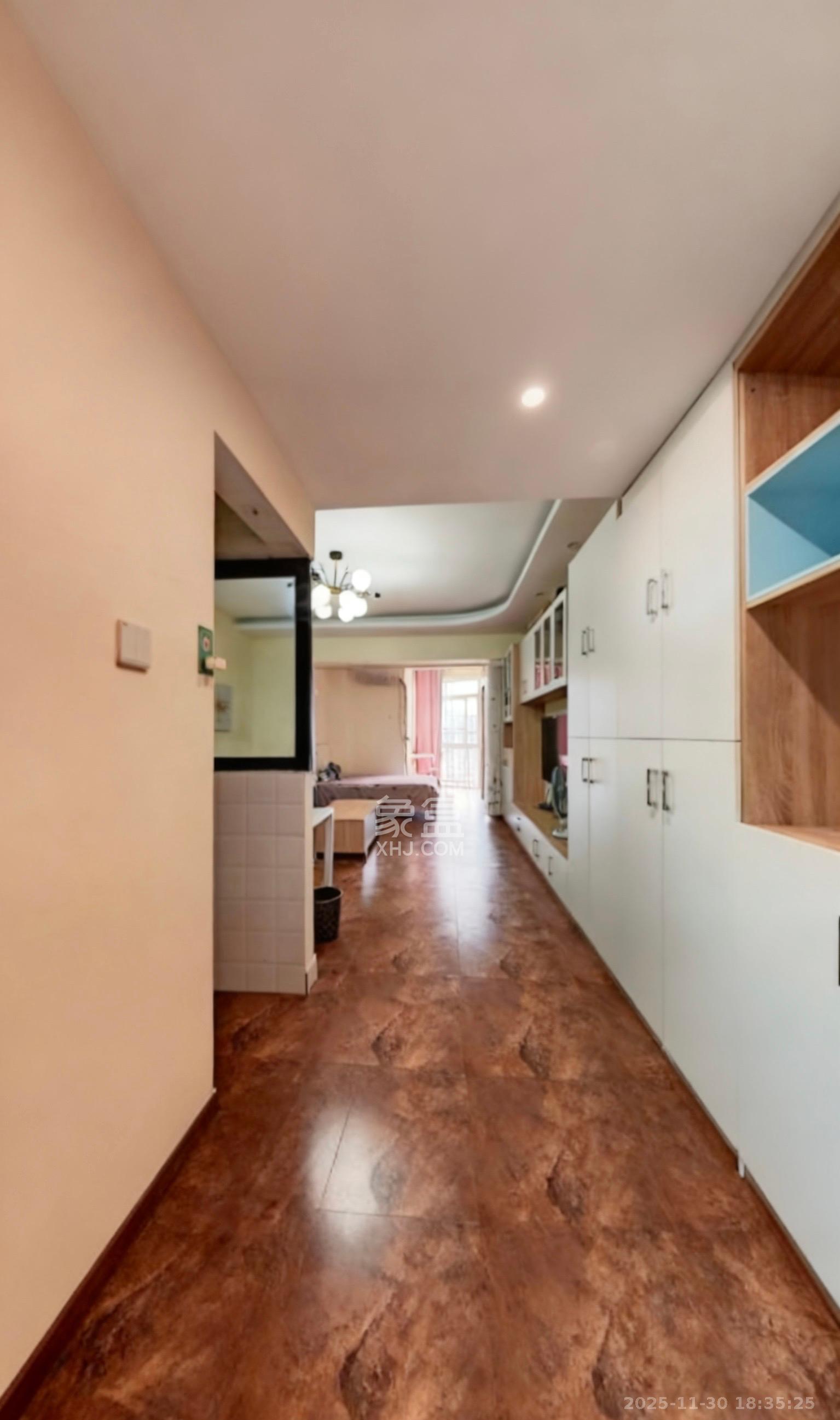 汇富中心 1室1厅1卫 2000.0元/月 汇富中心 1室1厅1卫 2000.0元/月室内图