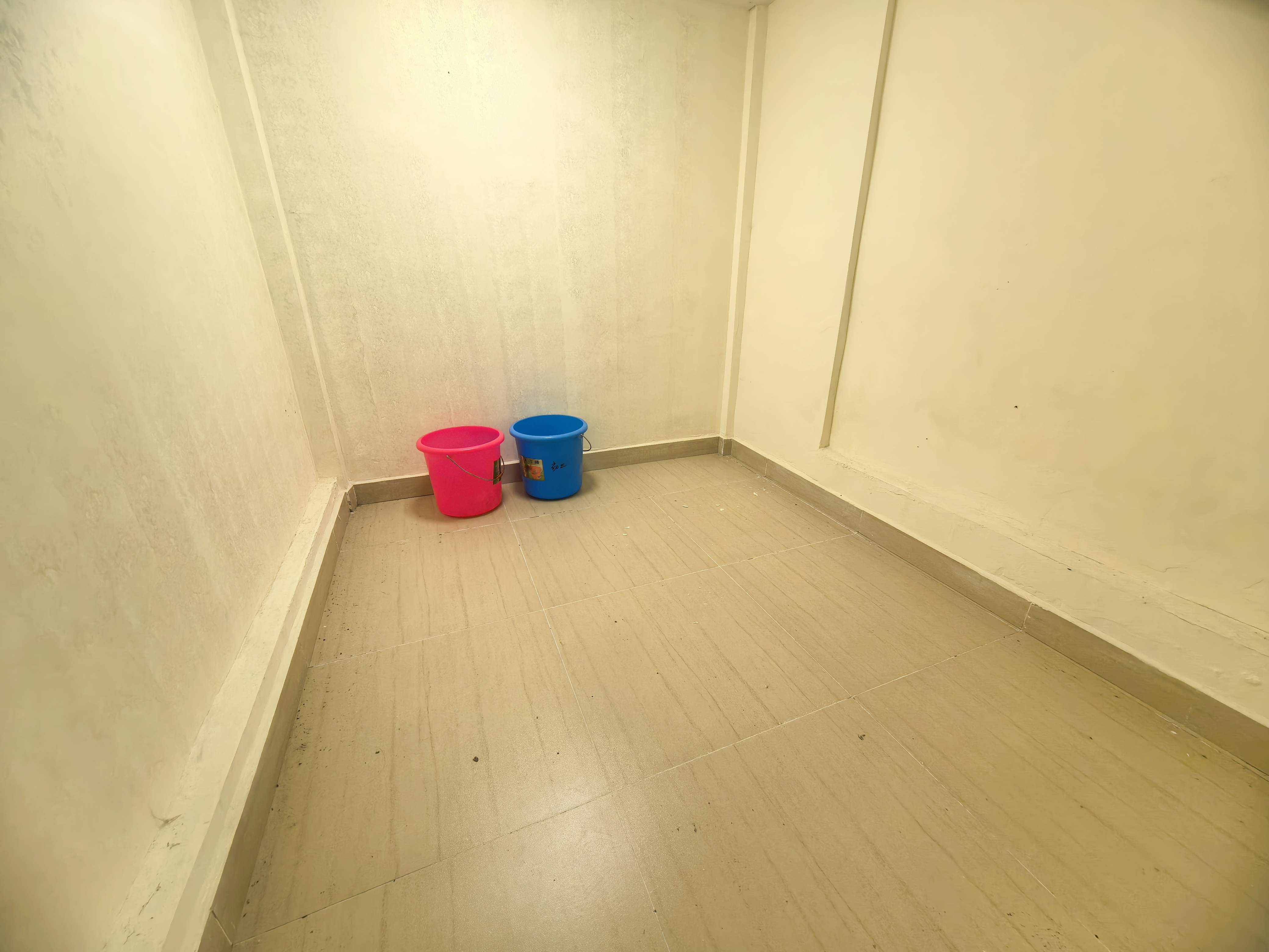 碧桂园  6室3厅4卫    180.0万客厅