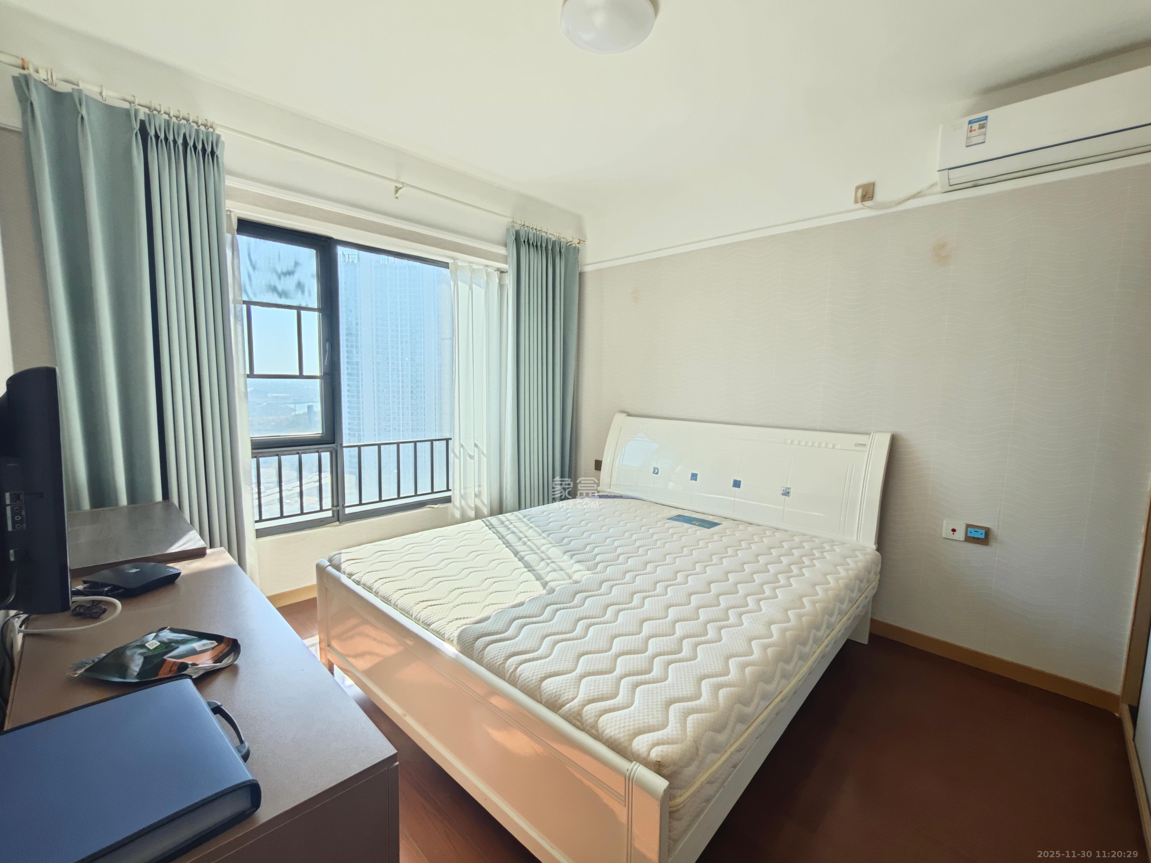 万科魅力之城非凡里  3室2厅1卫    2099.0元/月室内图