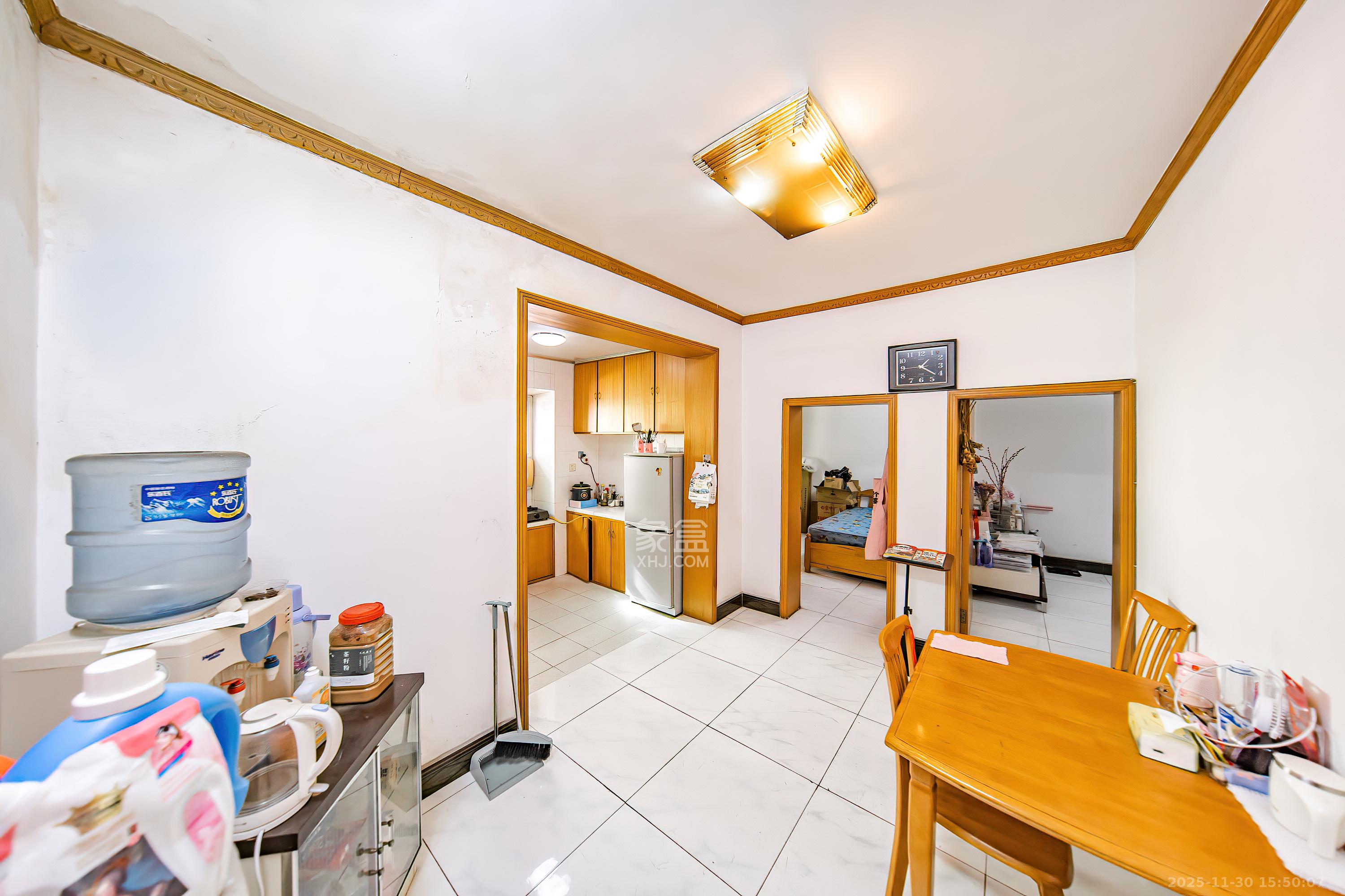 东风二村机电宿舍  2室1厅1卫    40.0万客厅