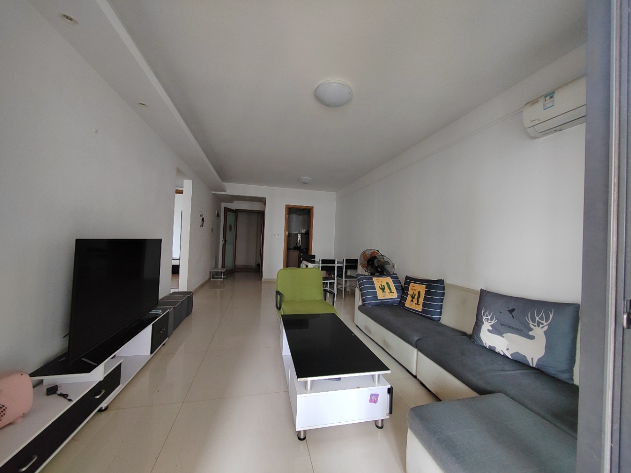 海南金地自在城  2室2厅1卫    1900.0元/月户型图