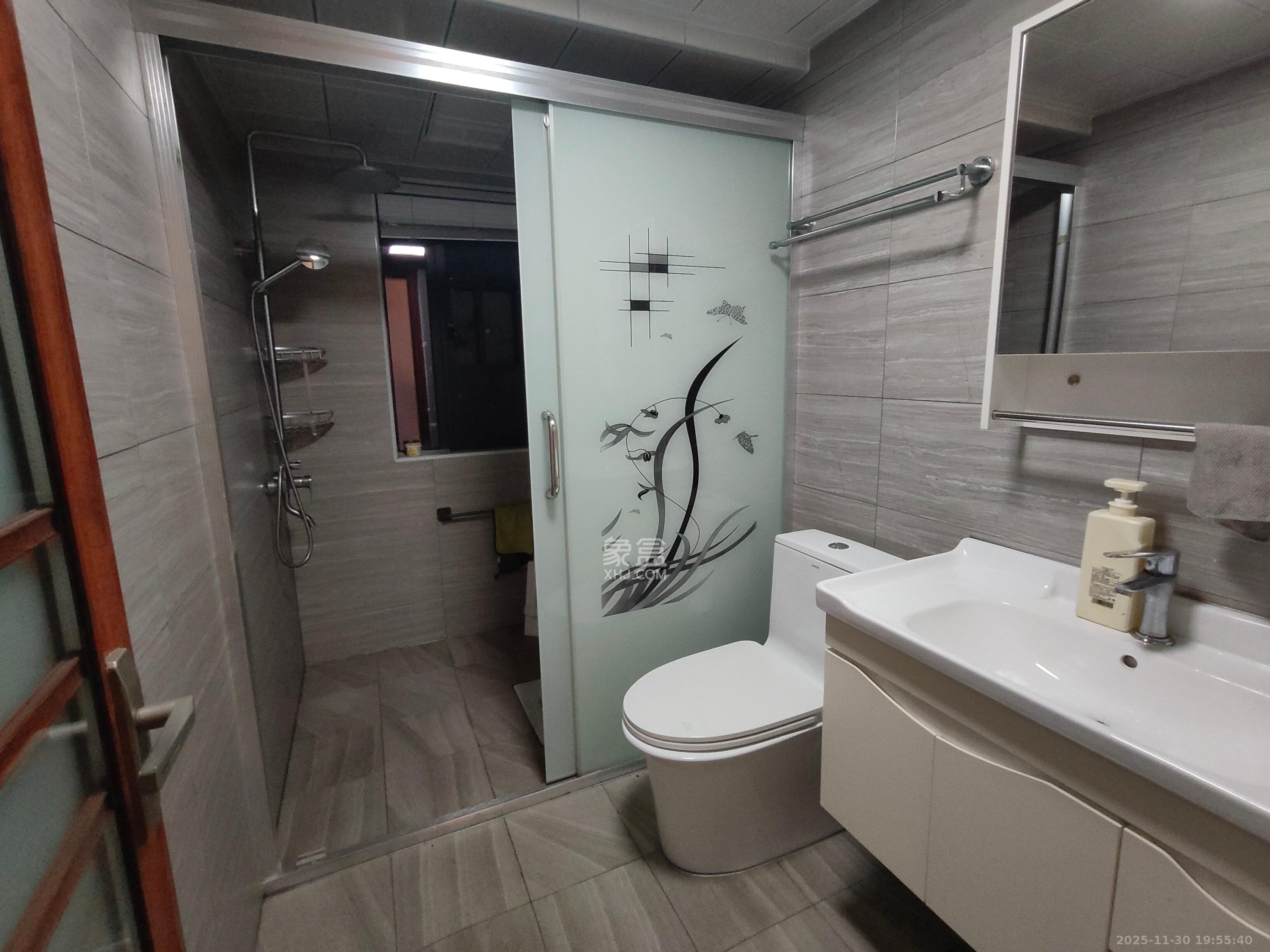 长房东云台  4室2厅2卫    3600.0元/月室内图