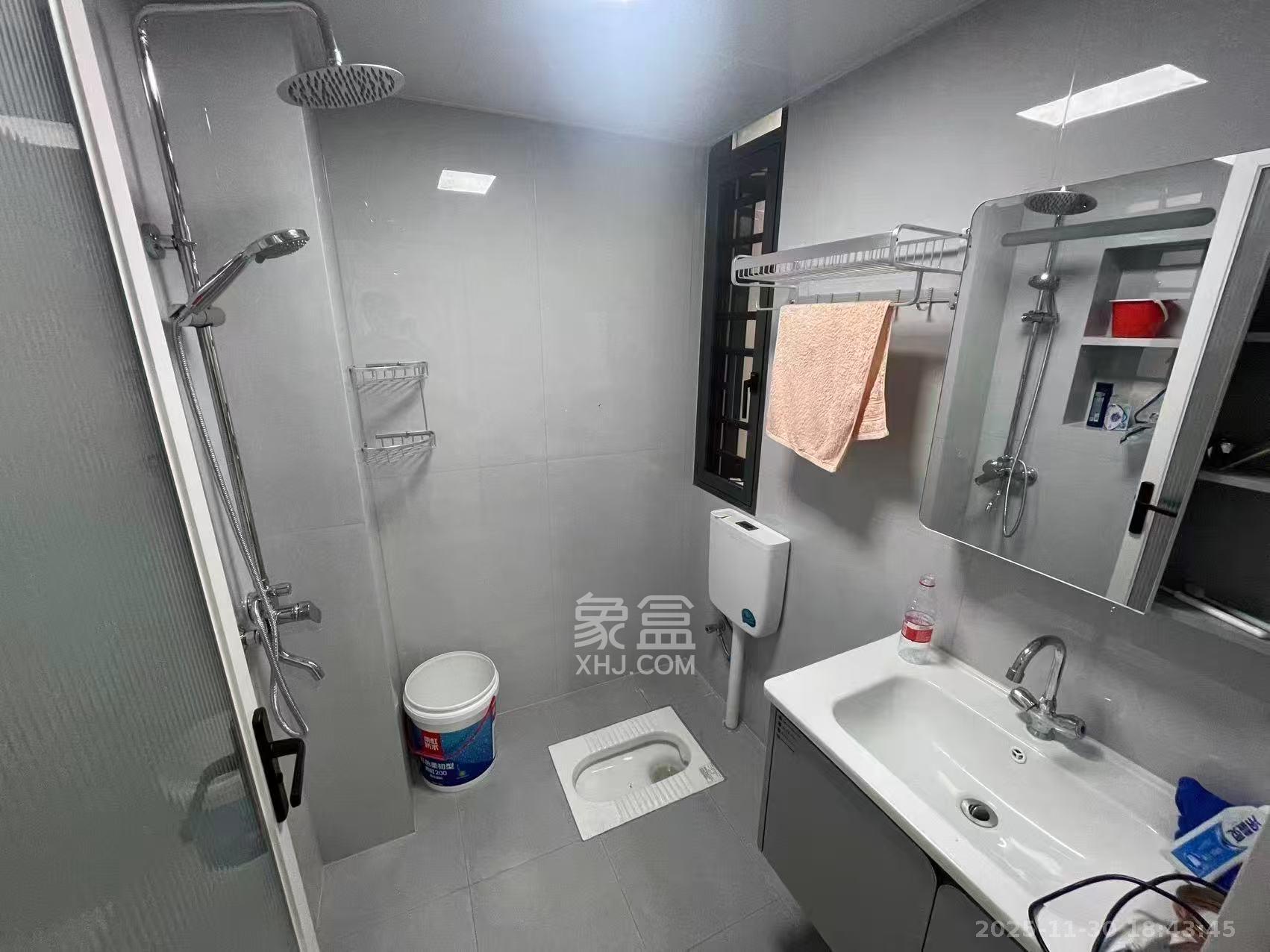 中城苑 3室2厅1卫 2700.0元/月 中城苑 3室2厅1卫 2700.0元/月室内图