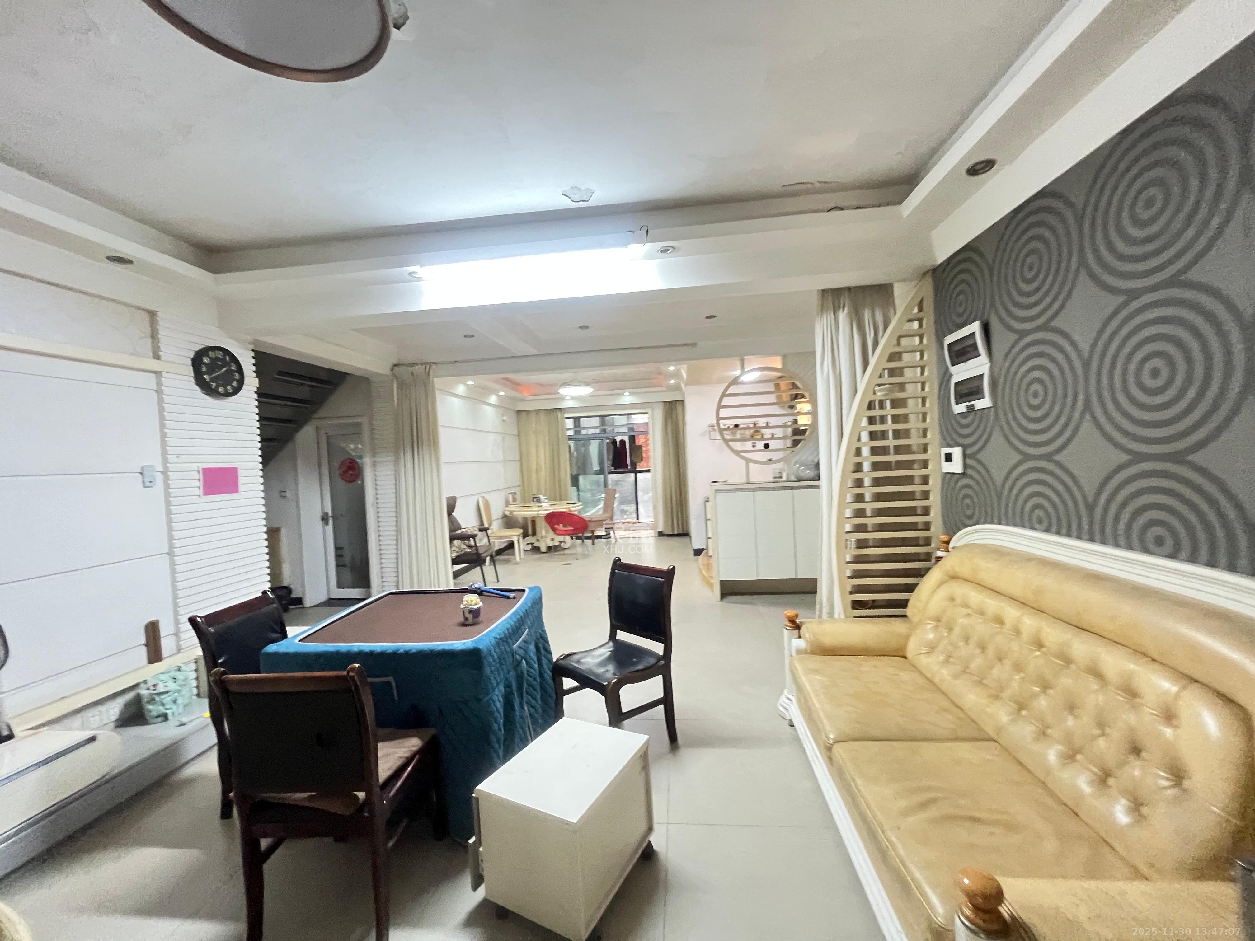 银港水晶城  4室2厅3卫    4000.0元/月室内图