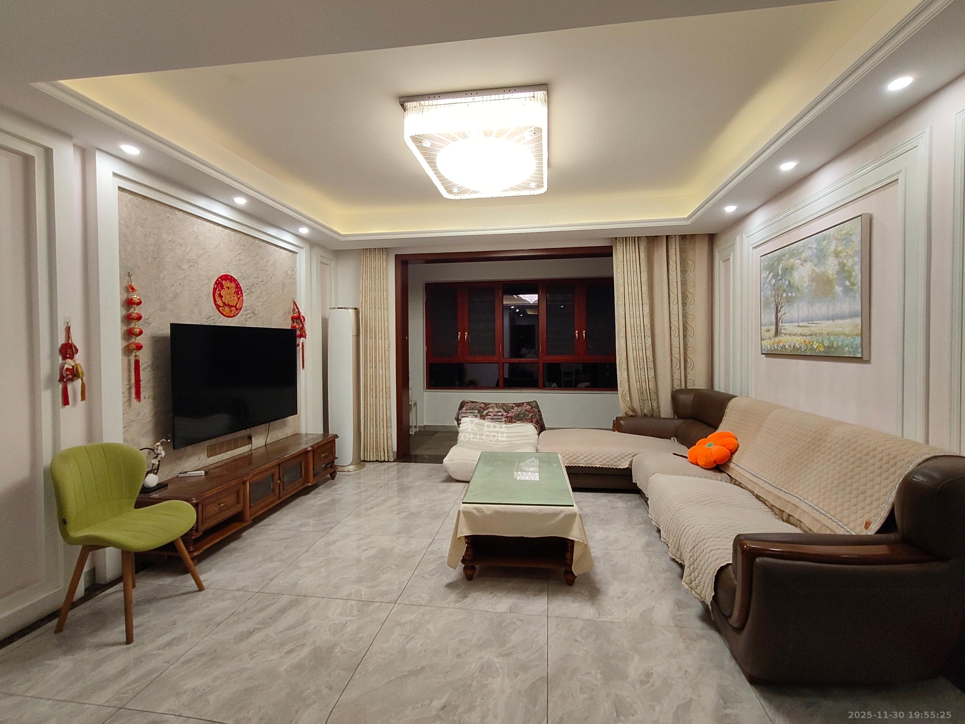 长房东云台  4室2厅2卫    3600.0元/月