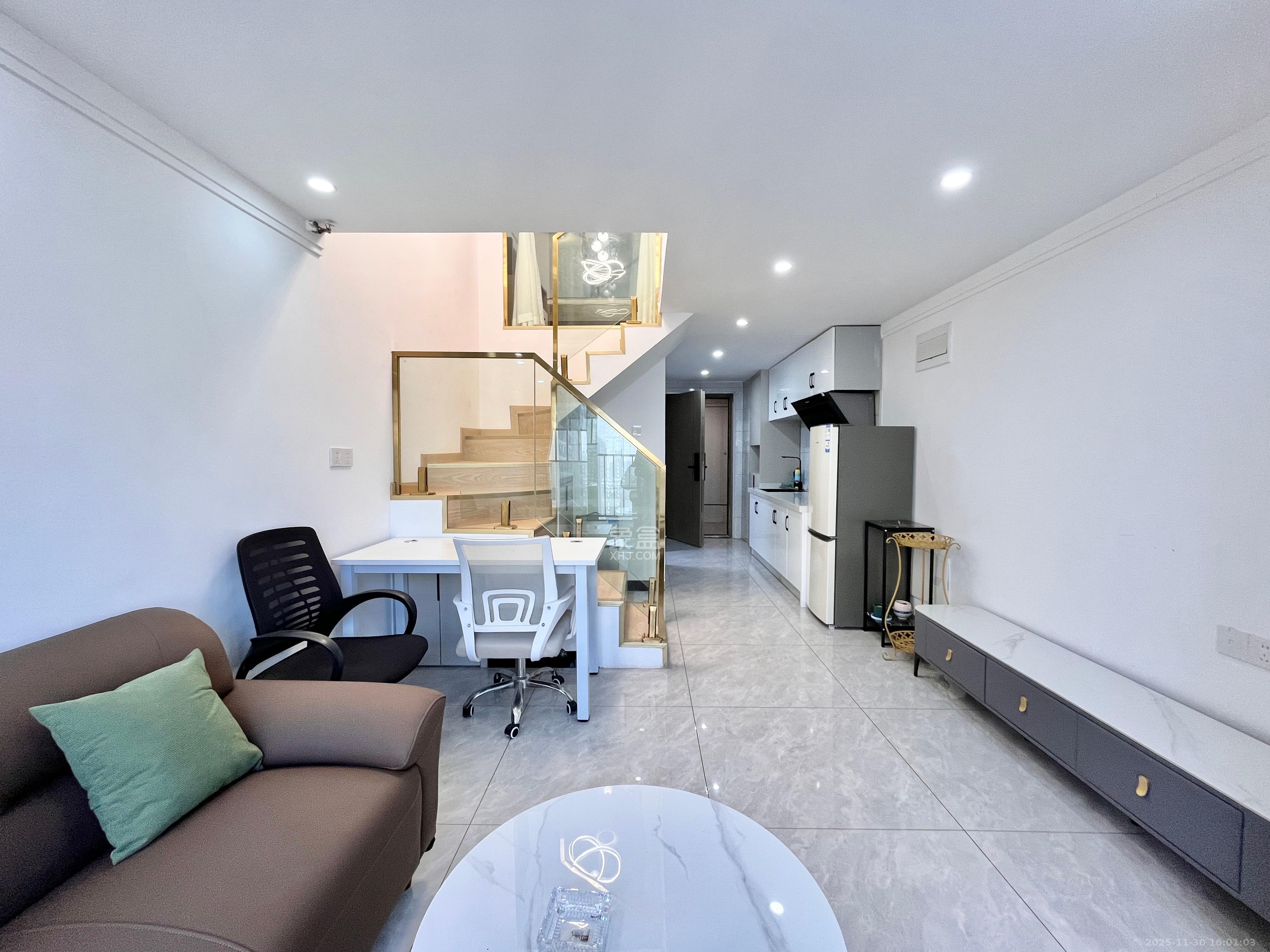 南山梅溪一方  2室2厅1卫    1800.0元/月室内图