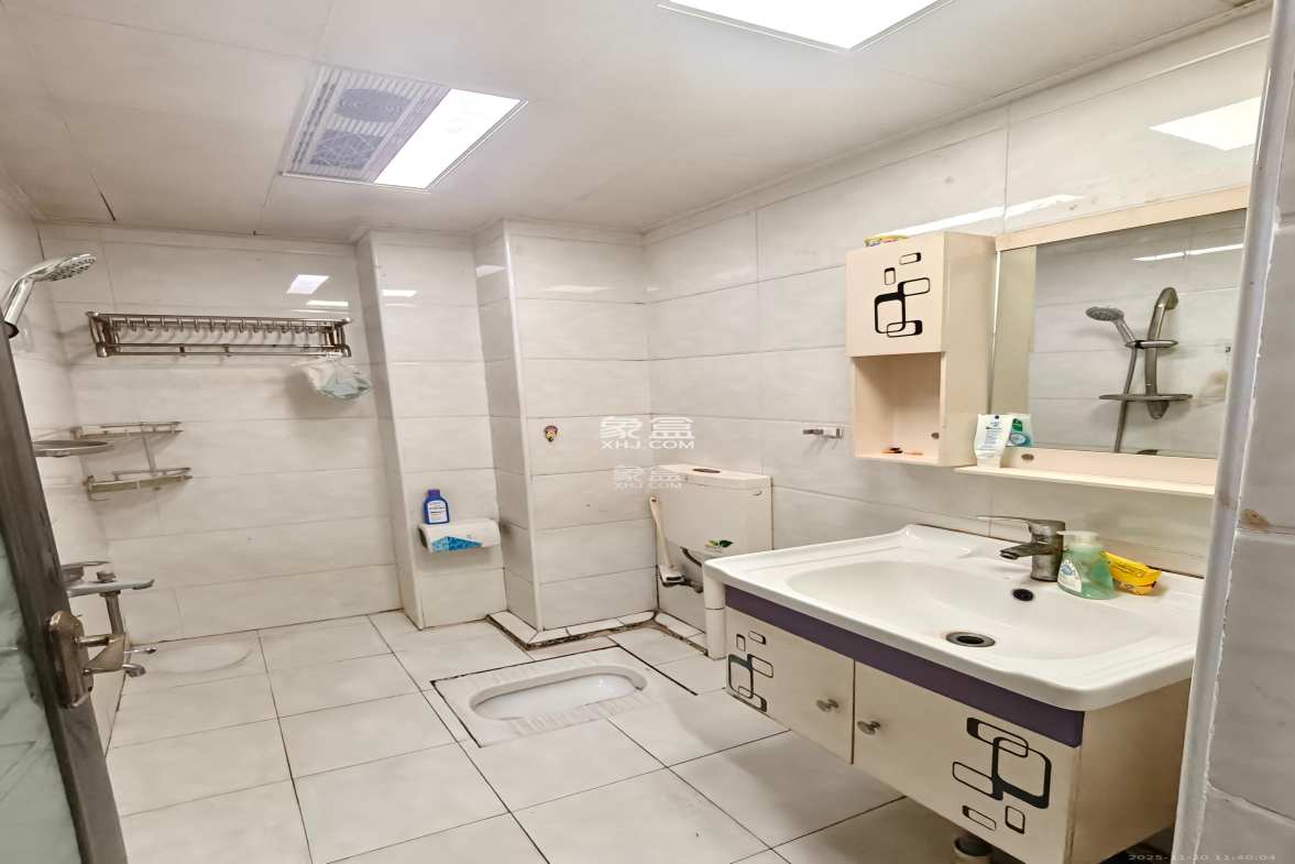 同鑫家园 1室1厅1卫 1300.0元/月 同鑫家园 1室1厅1卫 1300.0元/月室内图