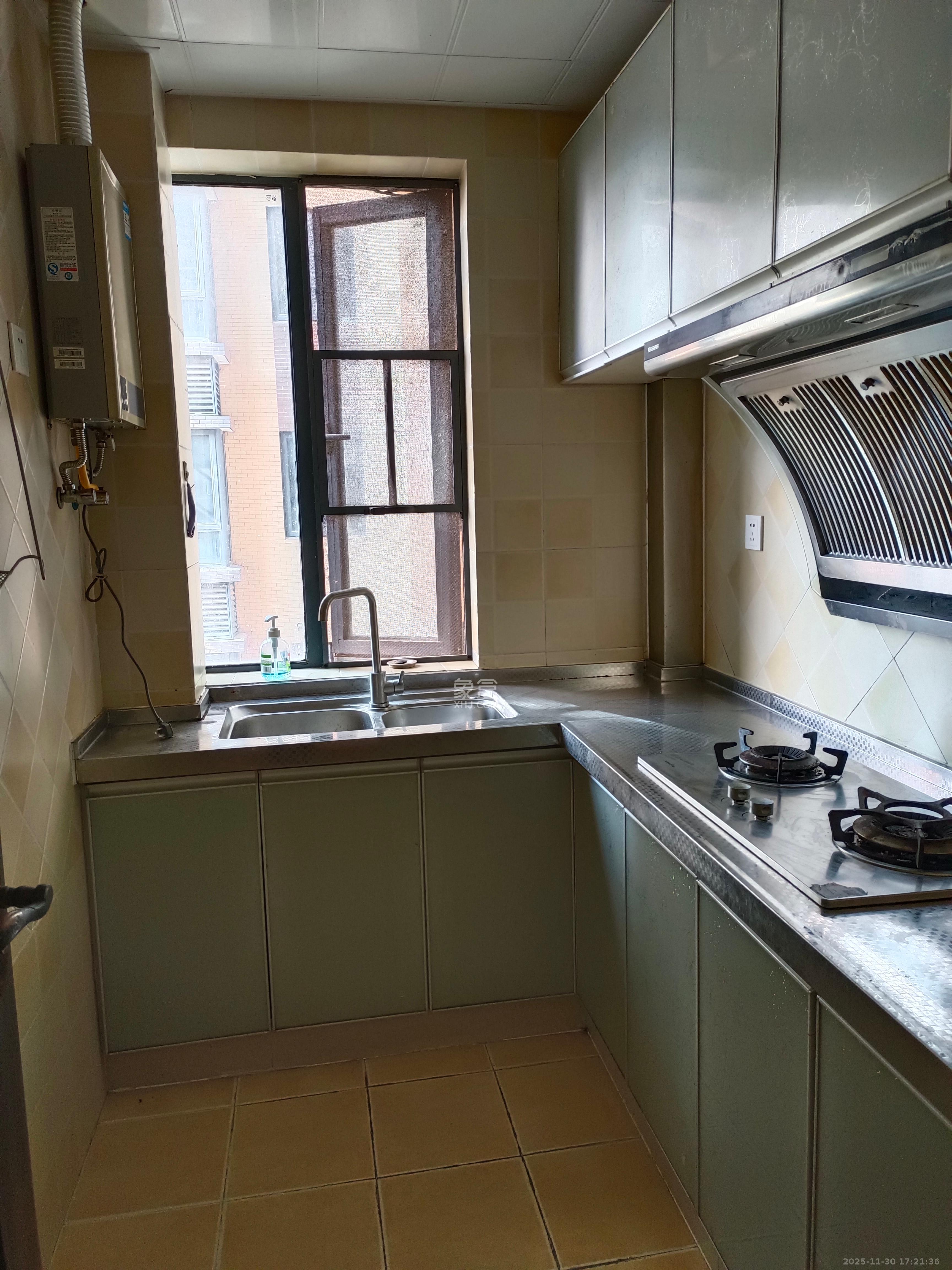 湘桥佳苑 1室2厅1卫 2300.0元/月 湘桥佳苑 1室2厅1卫 2300.0元/月室内图