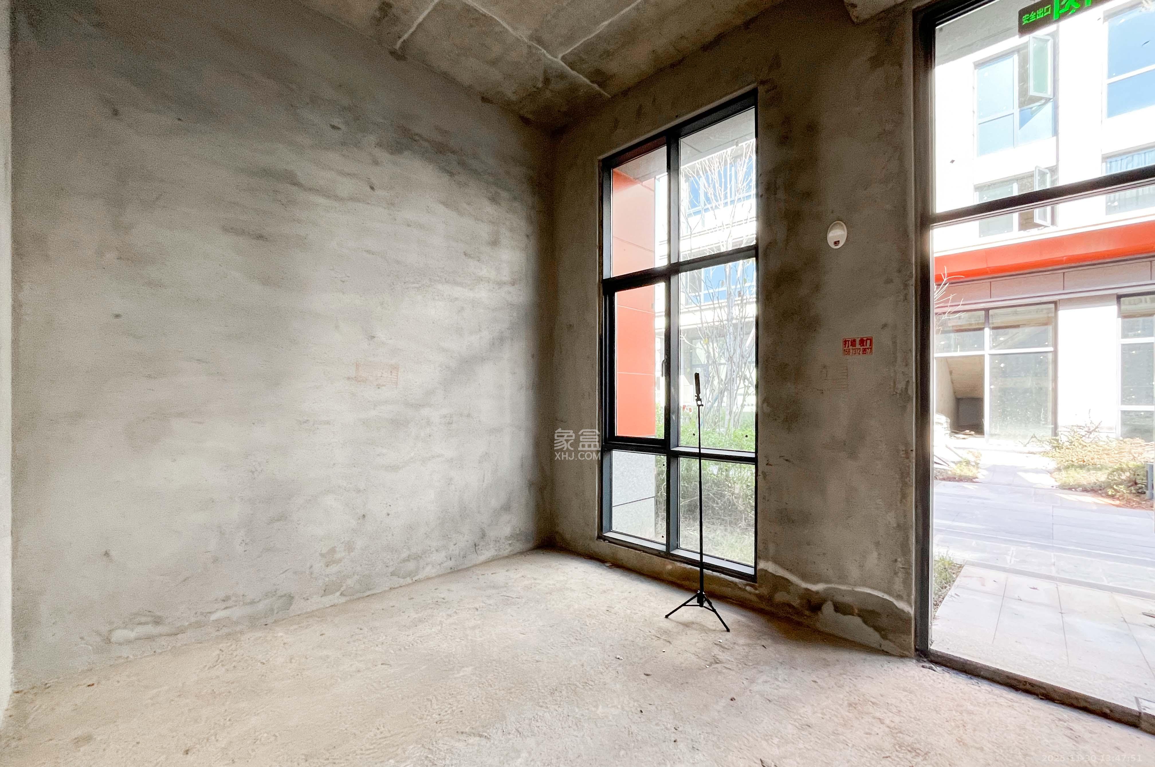 人和未来梅溪森境 6室3厅3卫 265.0万 人和未来梅溪森境 6室3厅3卫 265.0万其他