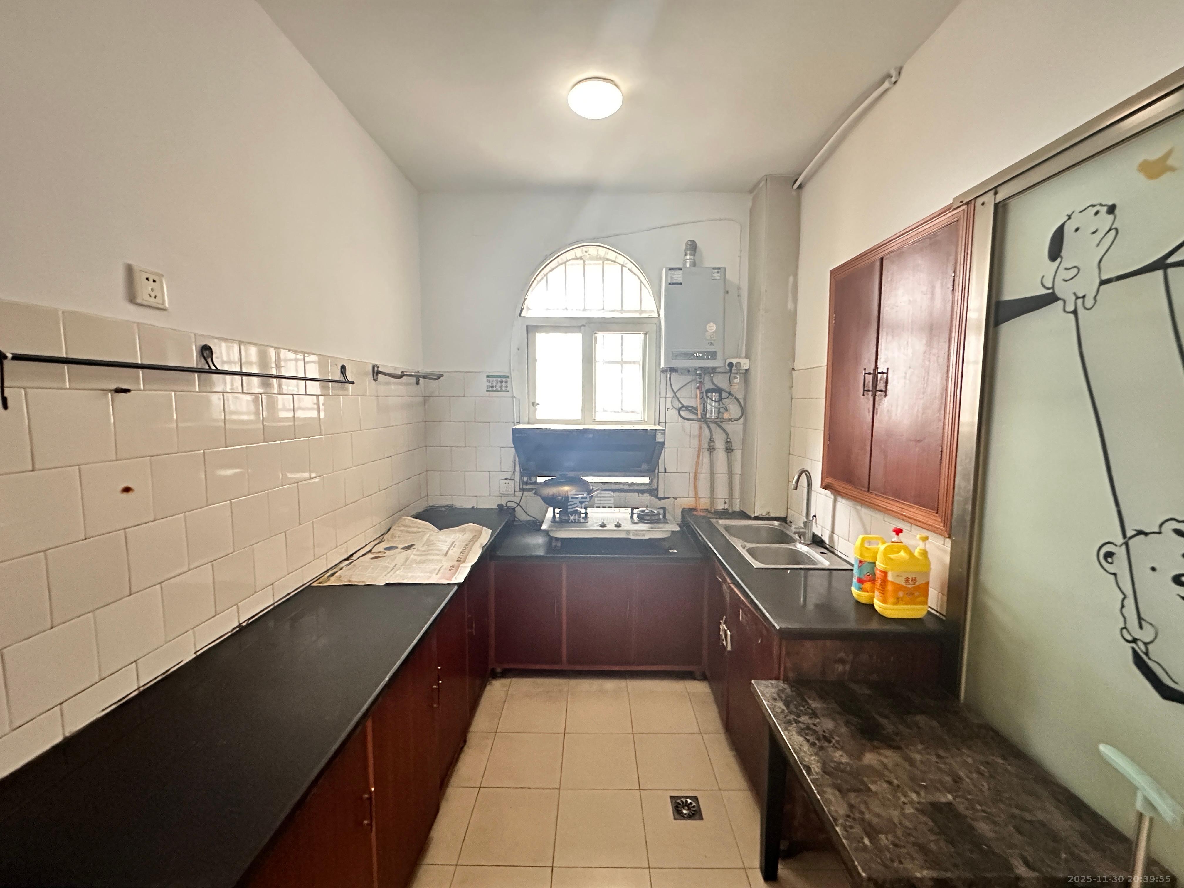 英才园三片  2室1厅1卫    1800.0元/月室内图