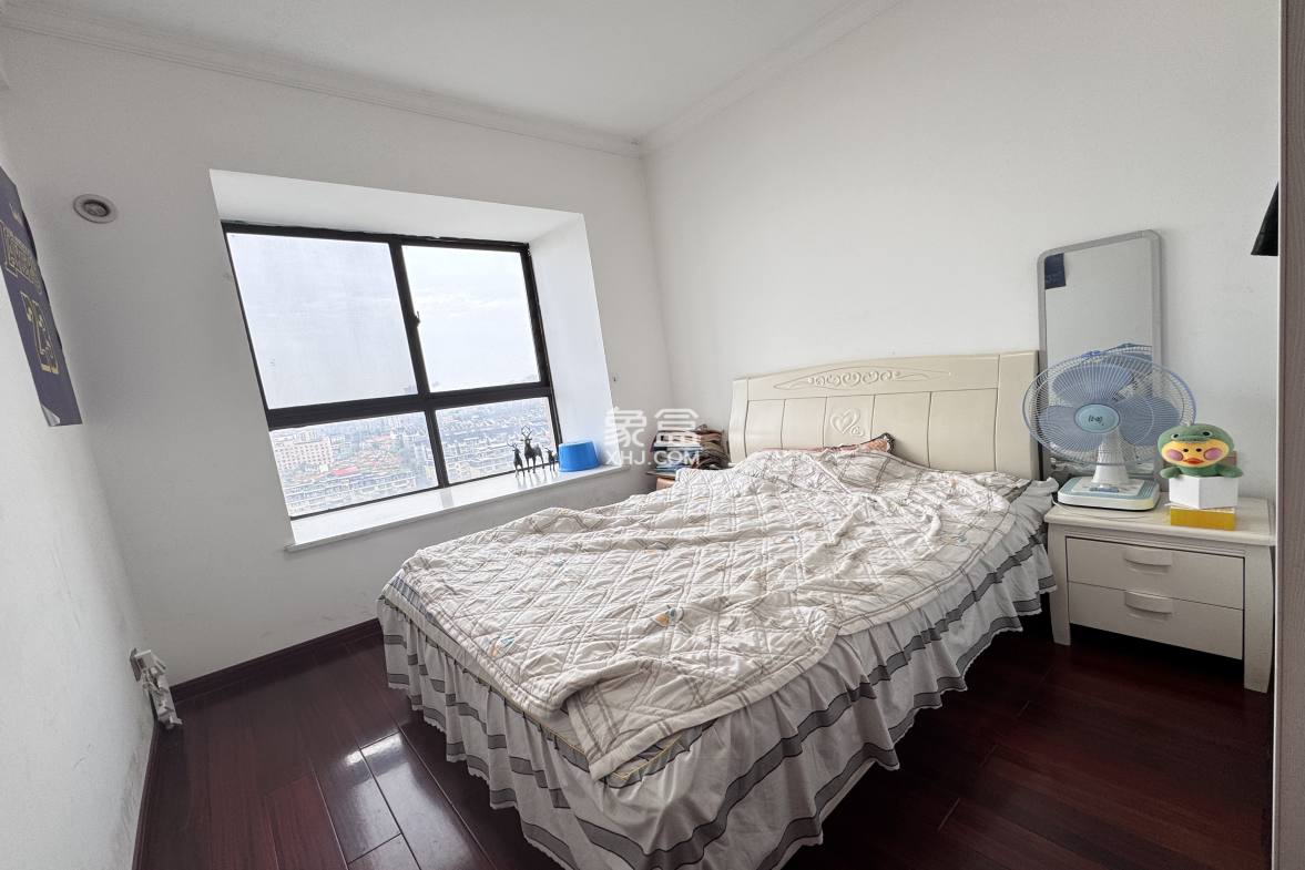 蓝海卧龙湾  3室2厅2卫    66.0万 蓝海卧龙湾  3室2厅2卫    66.0万室内图