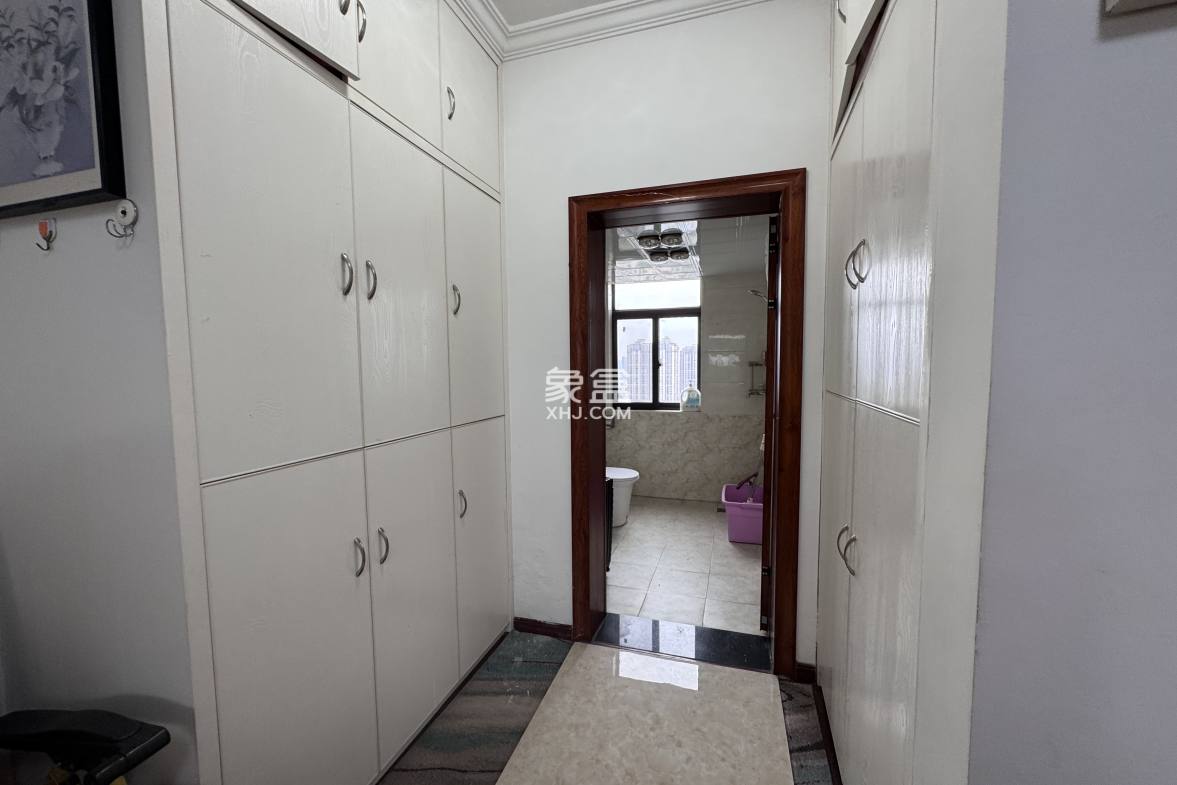 蓝海卧龙湾  3室2厅2卫    66.0万 蓝海卧龙湾  3室2厅2卫    66.0万室内图