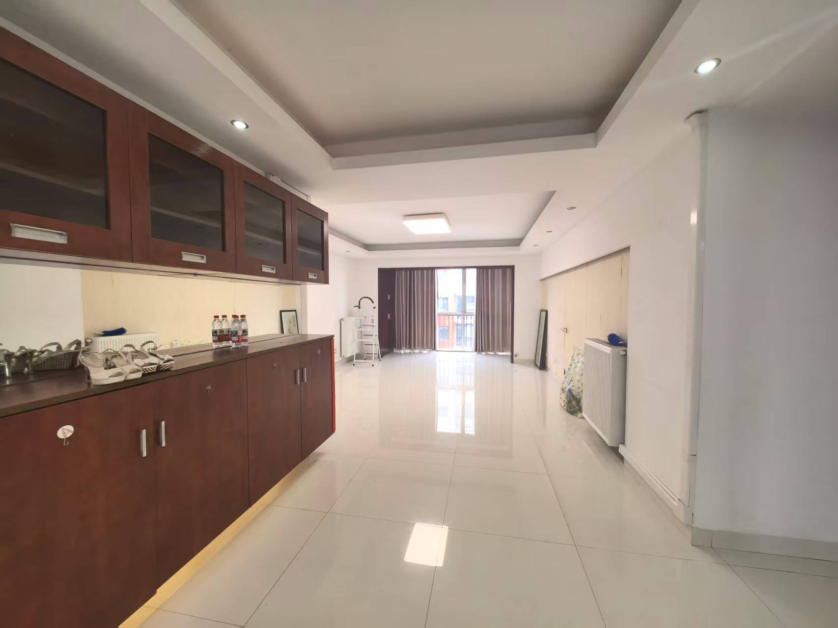 泉塘湾一期  4室2厅2卫    55.8万