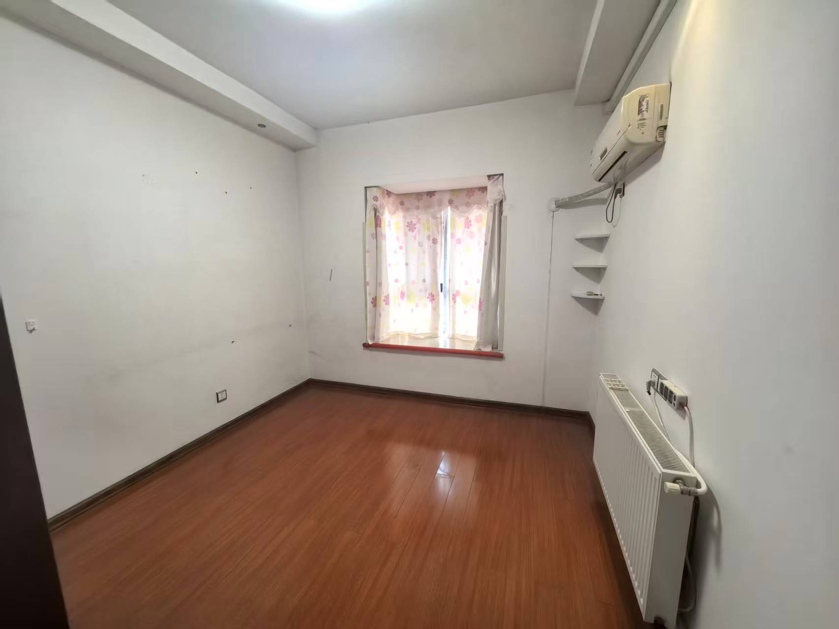 泉塘湾一期  4室2厅2卫    55.8万室内图