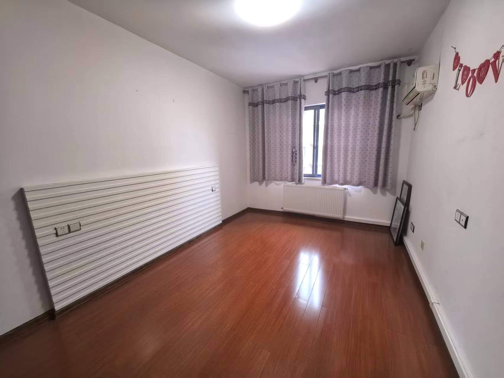 泉塘湾一期  4室2厅2卫    55.8万室内图