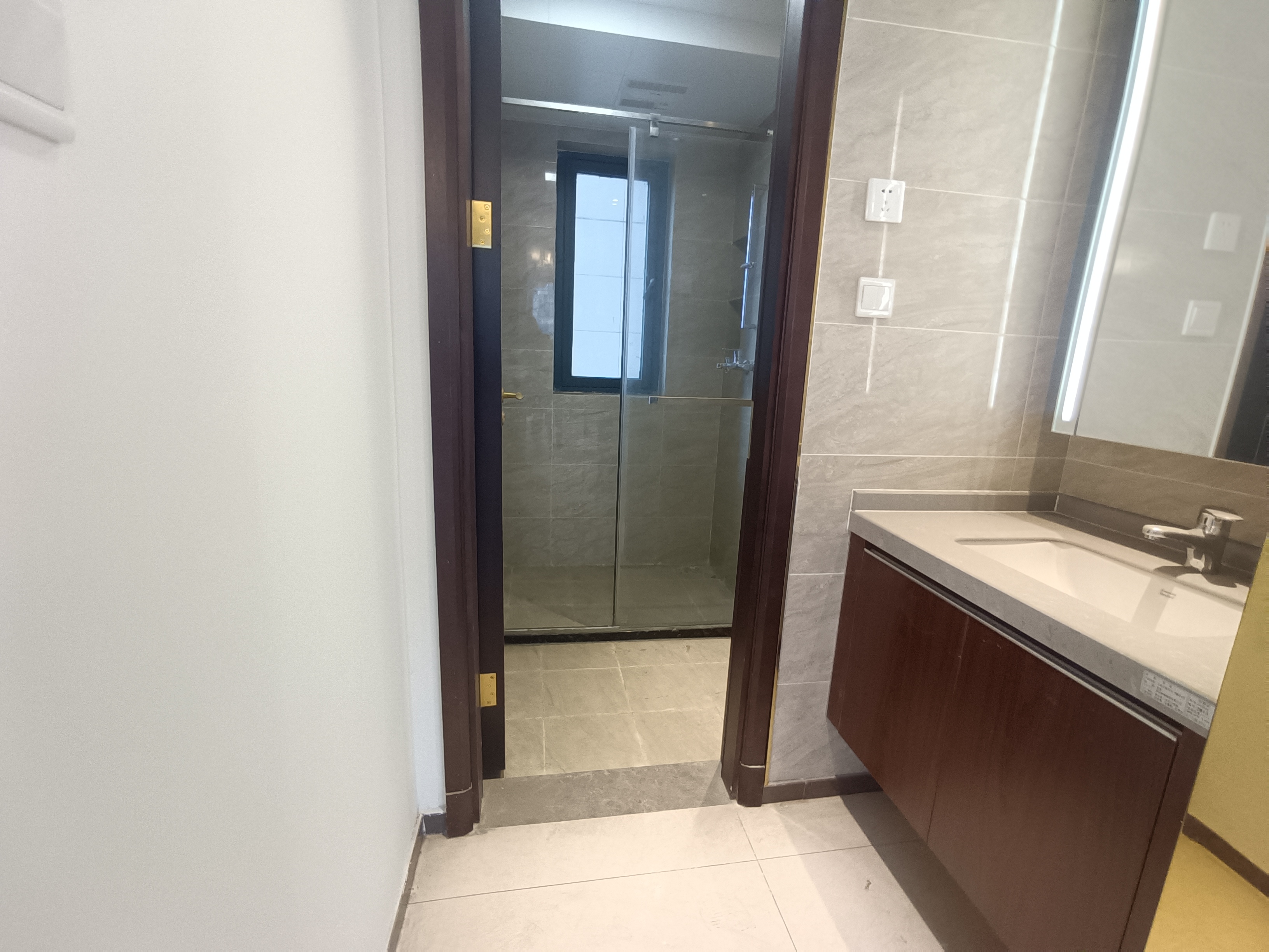 株洲恒大悦珑台 3室2厅2卫 85.8万 株洲恒大悦珑台 3室2厅2卫 85.8万室内图