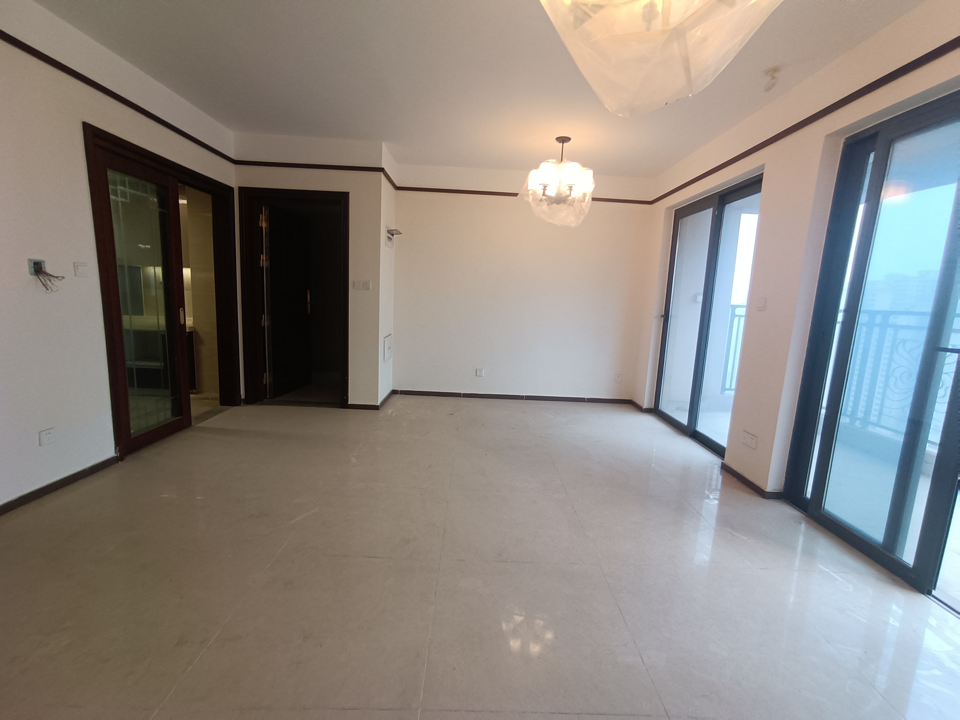 株洲恒大悦珑台 3室2厅2卫 85.8万 株洲恒大悦珑台 3室2厅2卫 85.8万室内图