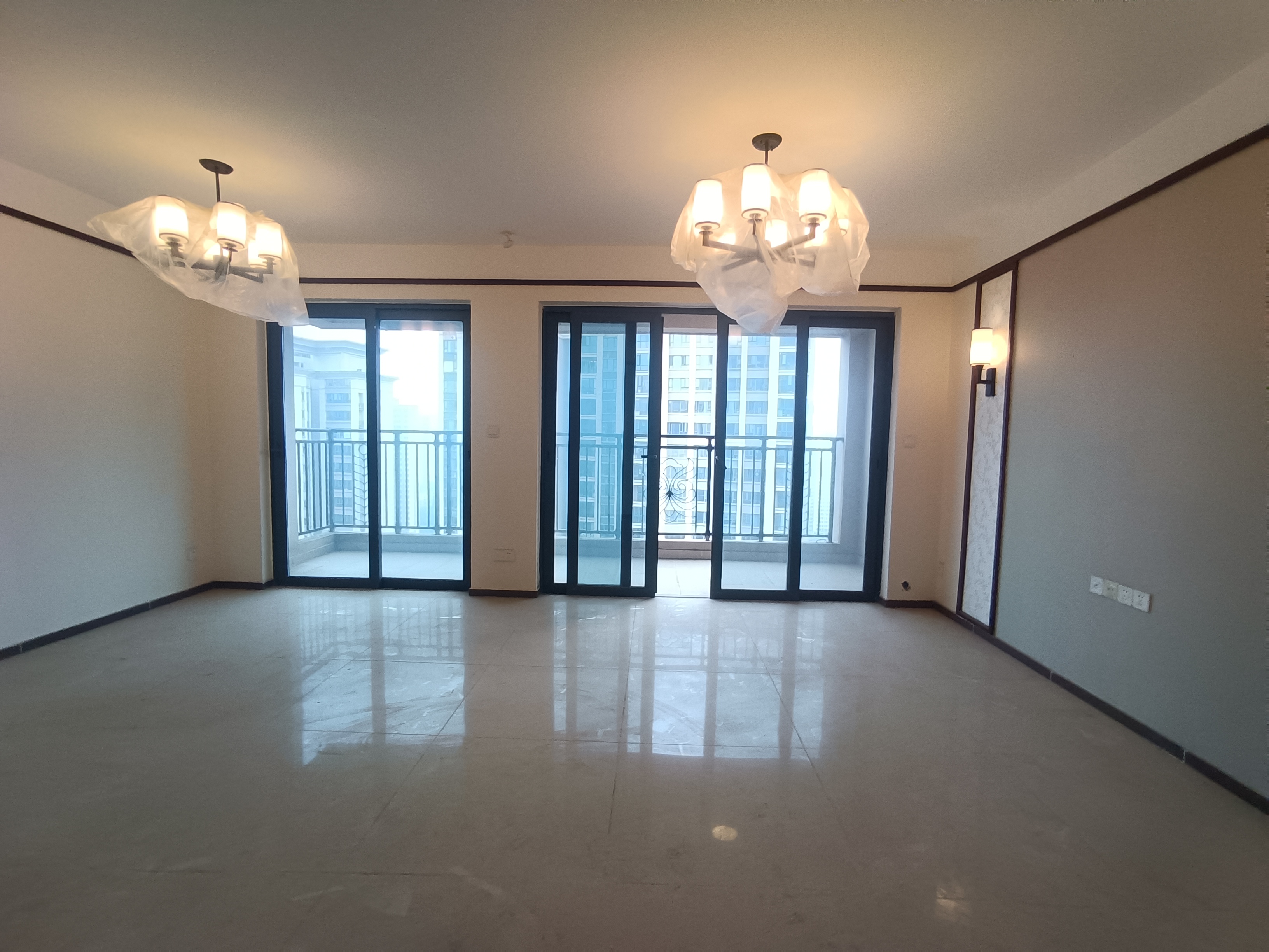 株洲恒大悦珑台 3室2厅2卫 85.8万 株洲恒大悦珑台 3室2厅2卫 85.8万室内图