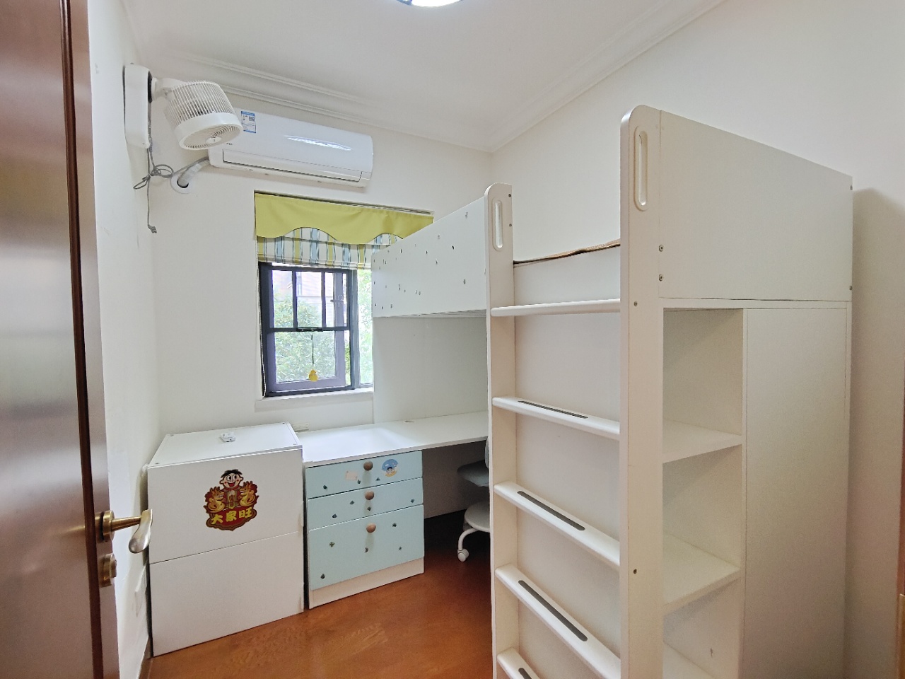 恒大华府  4室2厅2卫    89.8万室内图