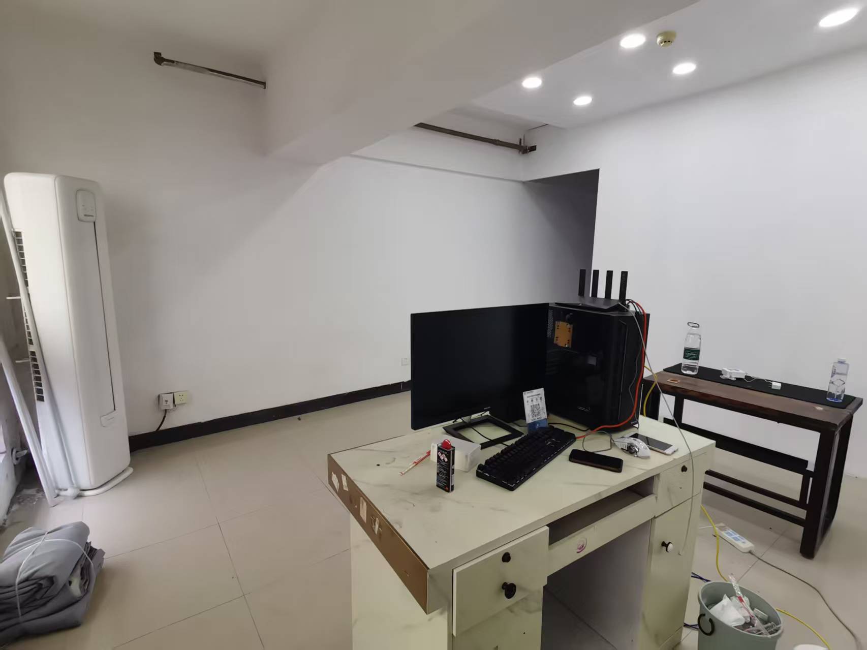 中房电脑大市场  1室1厅1卫    15.0万室内图