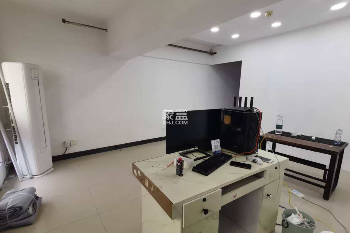 中房电脑大市场 1室1厅1卫 15.0万 中房电脑大市场 1室1厅1卫 15.0万室内图