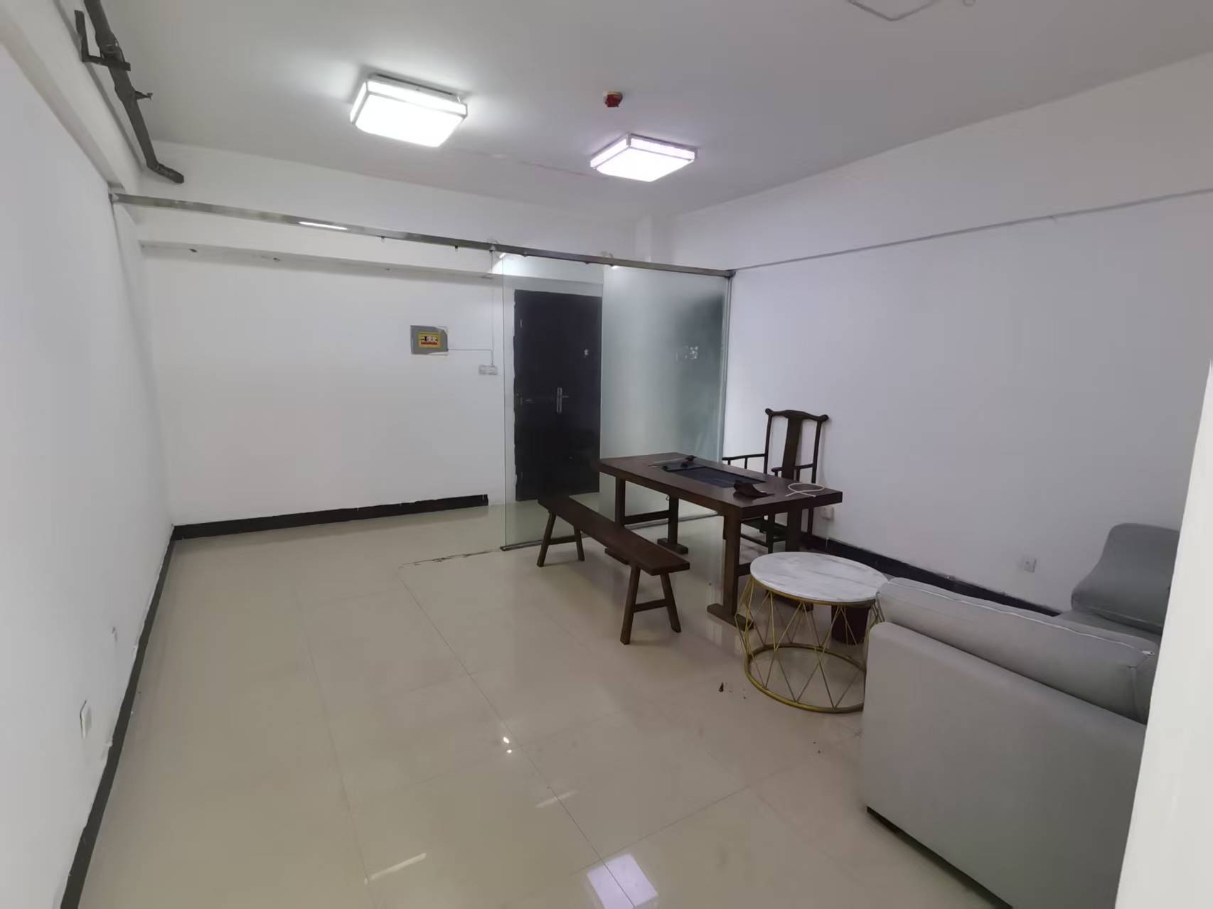 中房电脑大市场  1室1厅1卫    15.0万室内图