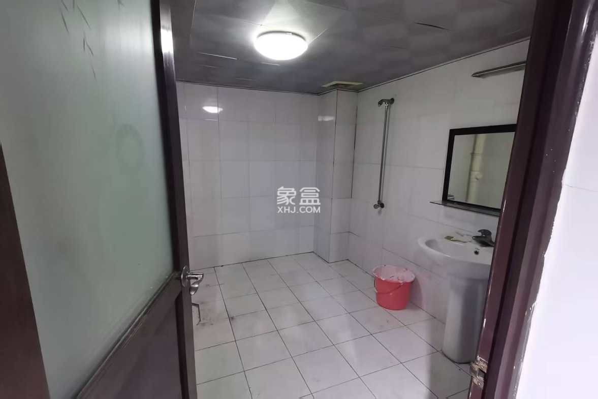 中房电脑大市场 1室1厅1卫 15.0万 中房电脑大市场 1室1厅1卫 15.0万室内图