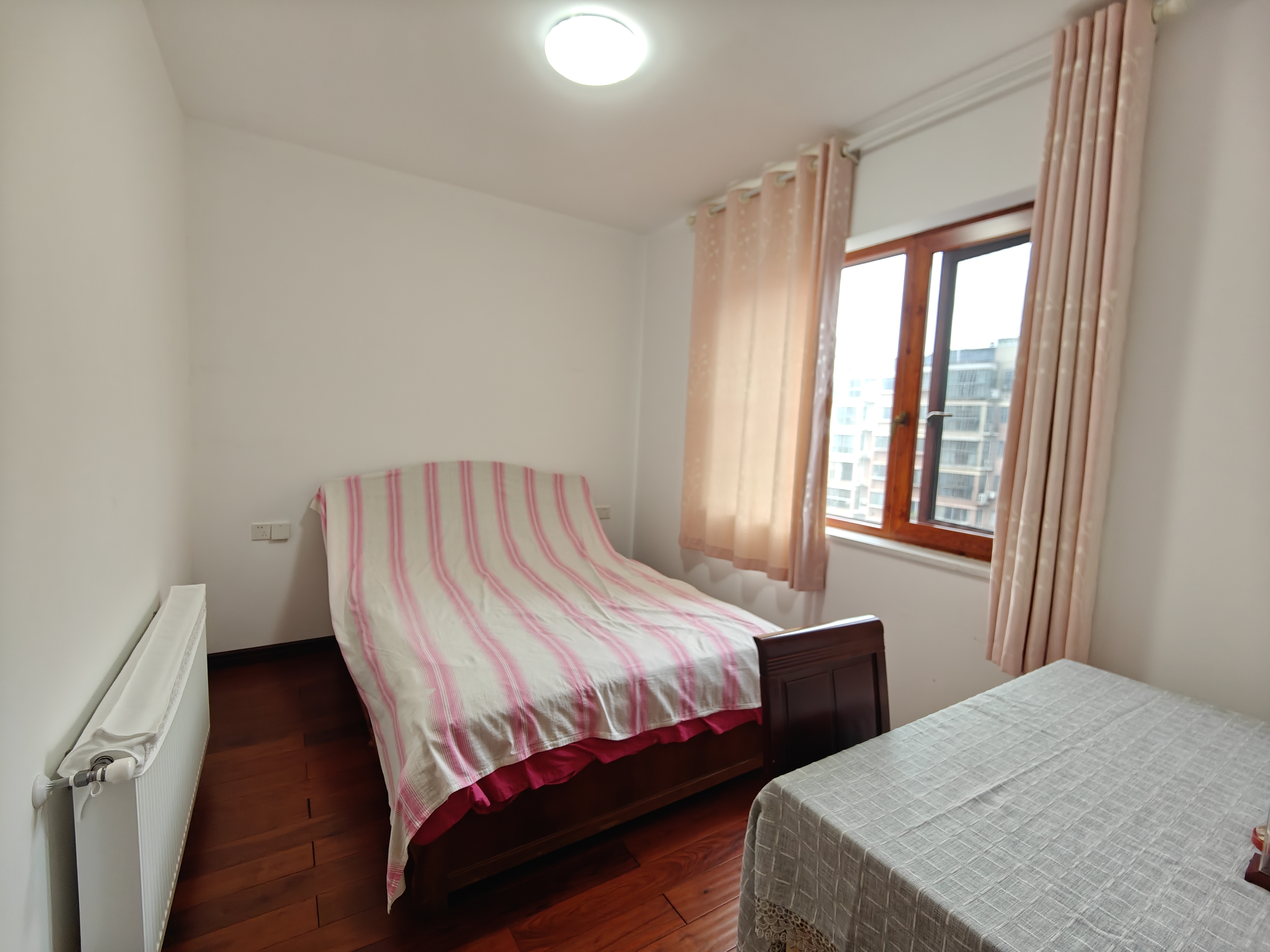 颐景园 5室2厅2卫 120.0万 颐景园 5室2厅2卫 120.0万室内图