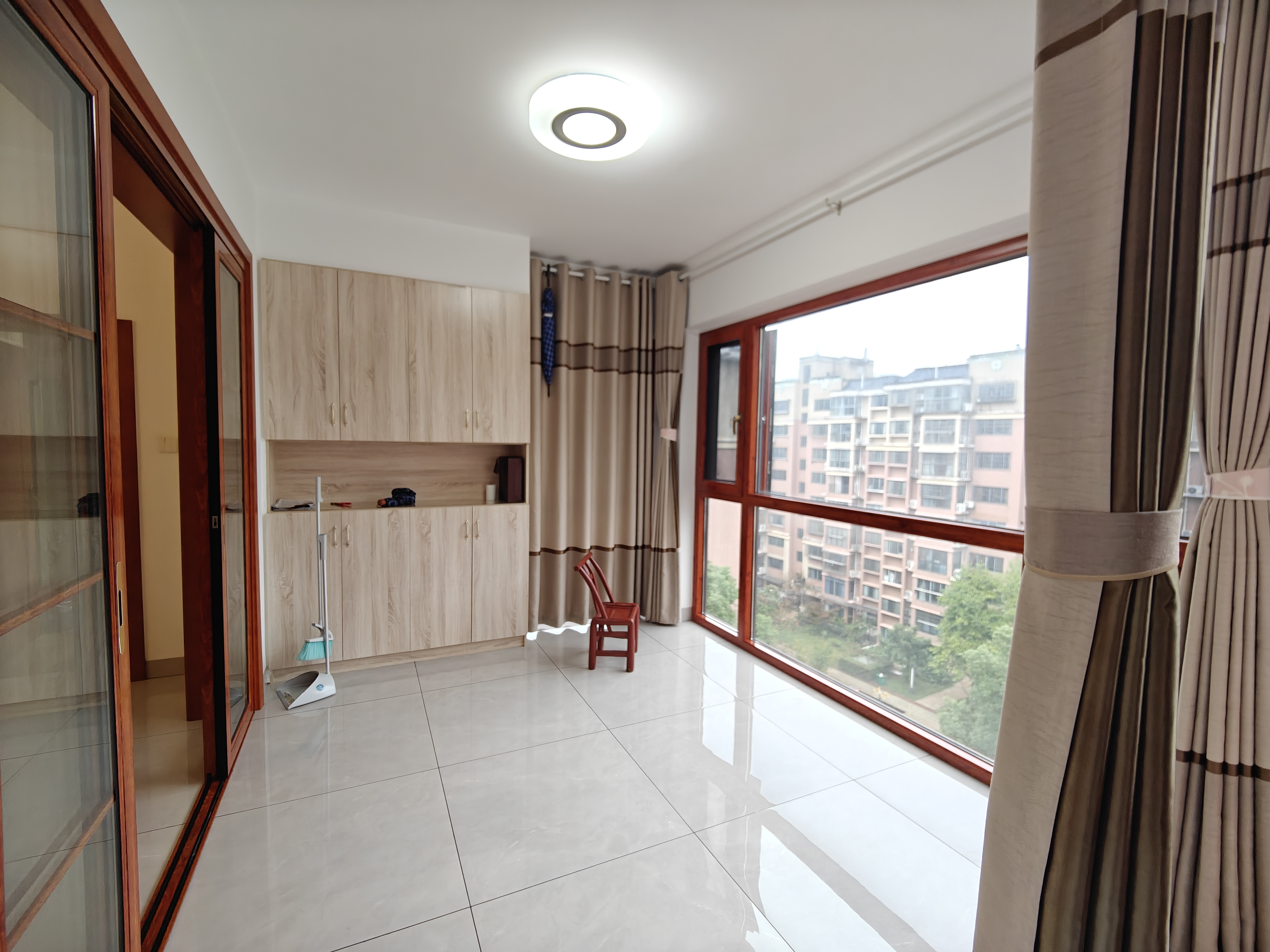 颐景园 5室2厅2卫 120.0万 颐景园 5室2厅2卫 120.0万室内图