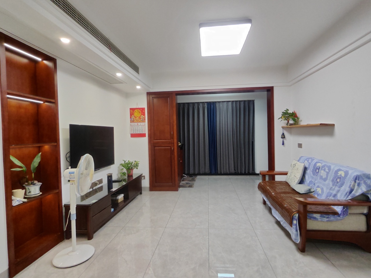 春藤小镇  3室2厅2卫    75.0万