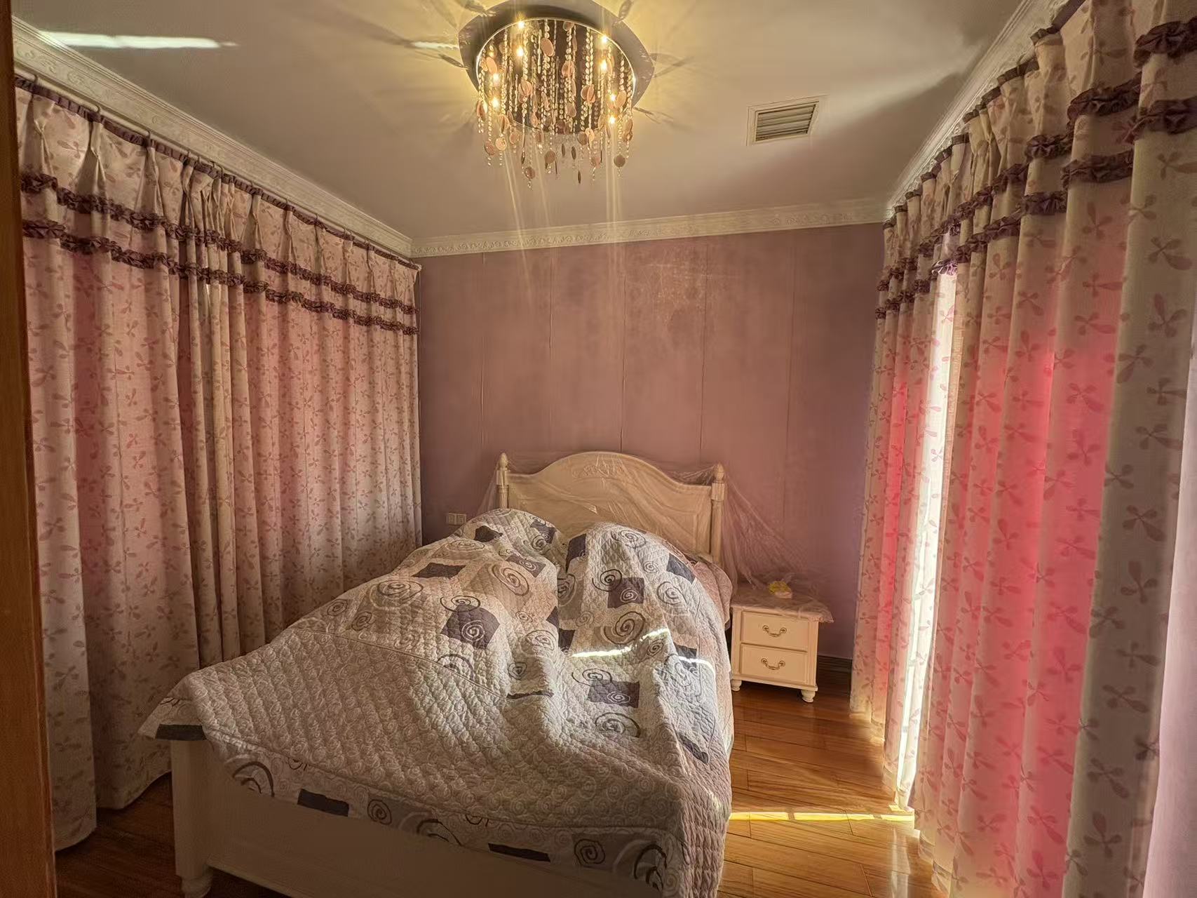 碧玉花园别墅 6室2厅3卫 260.0万 碧玉花园别墅 6室2厅3卫 260.0万室内图