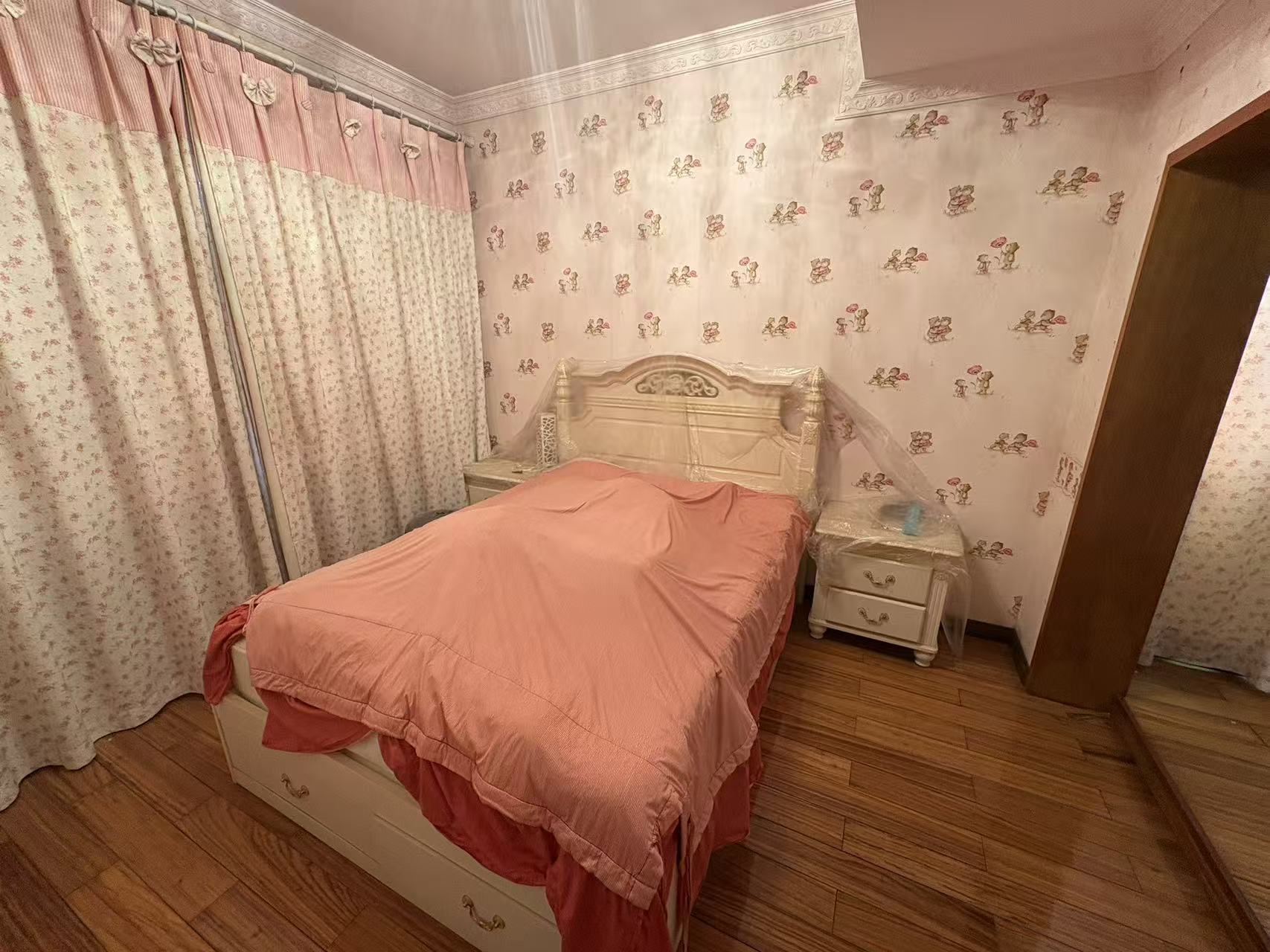 碧玉花园别墅 6室2厅3卫 260.0万 碧玉花园别墅 6室2厅3卫 260.0万室内图