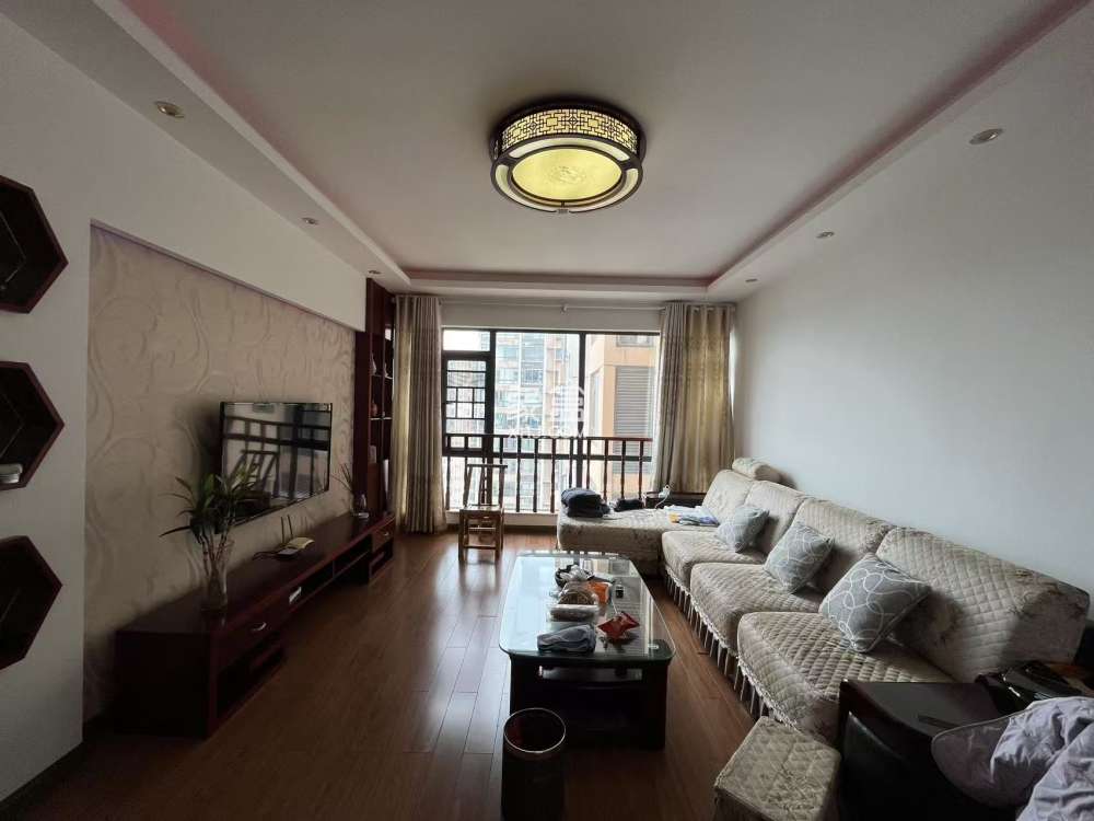 流金岁月-华晨国际  3室2厅2卫    90.0万