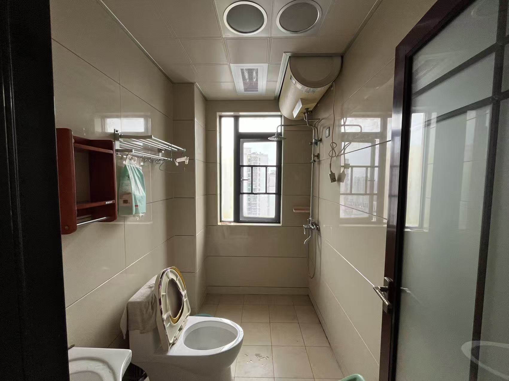 流金岁月-华晨国际  3室2厅2卫    90.0万室内图