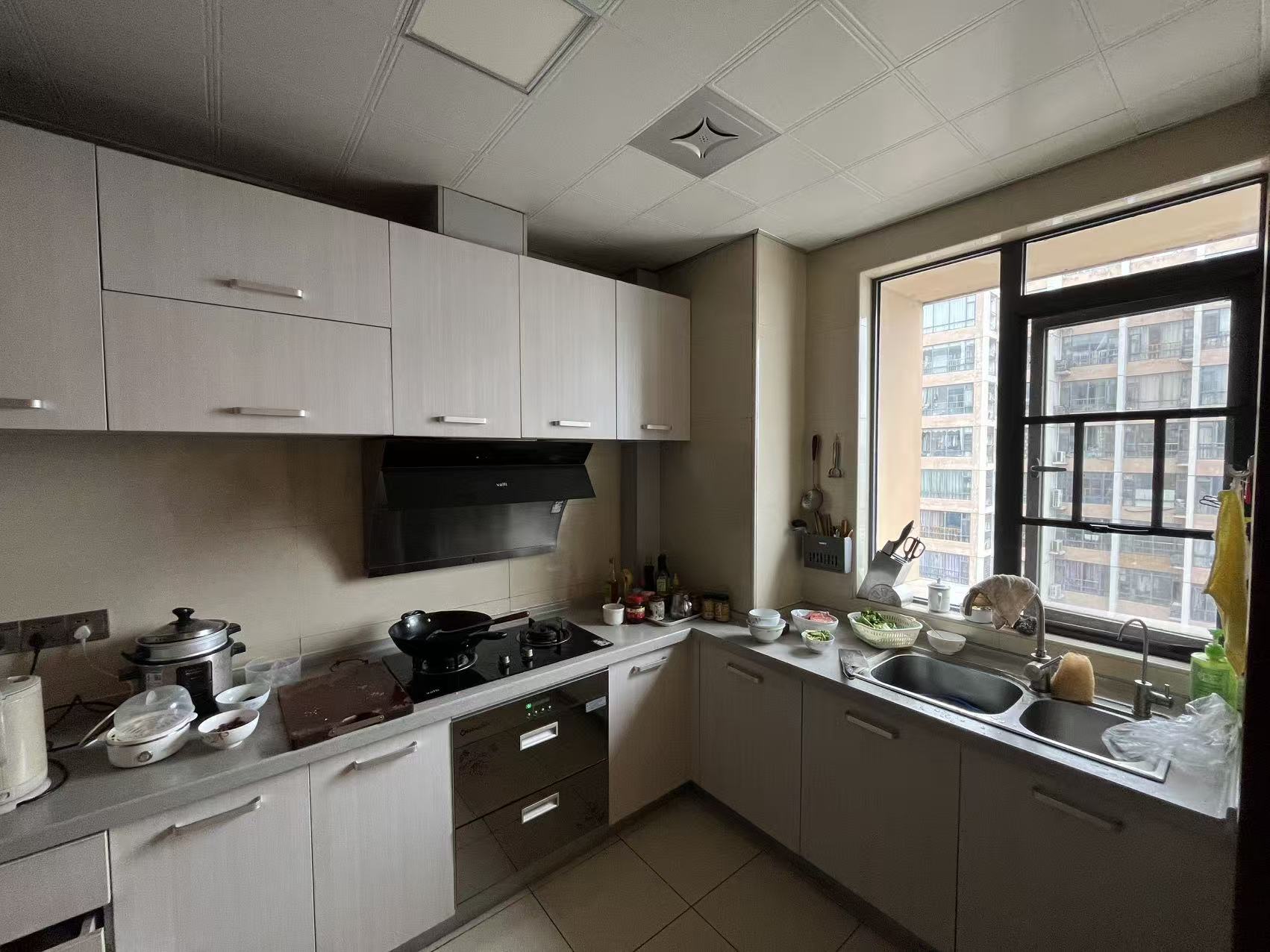 流金岁月-华晨国际  3室2厅2卫    90.0万室内图