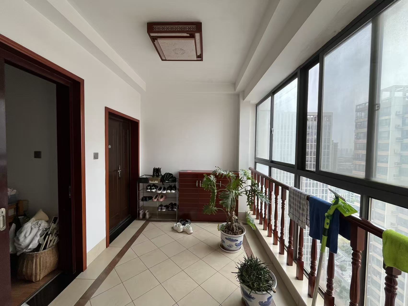 流金岁月-华晨国际  3室2厅2卫    90.0万室内图