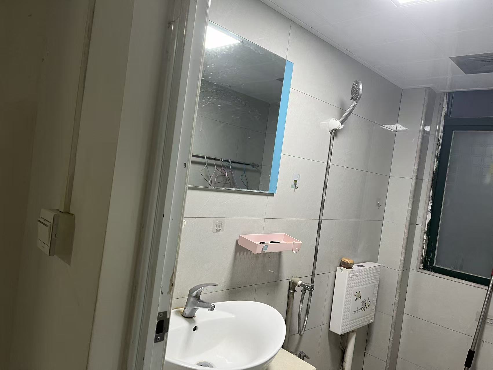 立新一小区 2室2厅1卫 800.0元/月 立新一小区 2室2厅1卫 800.0元/月户型图