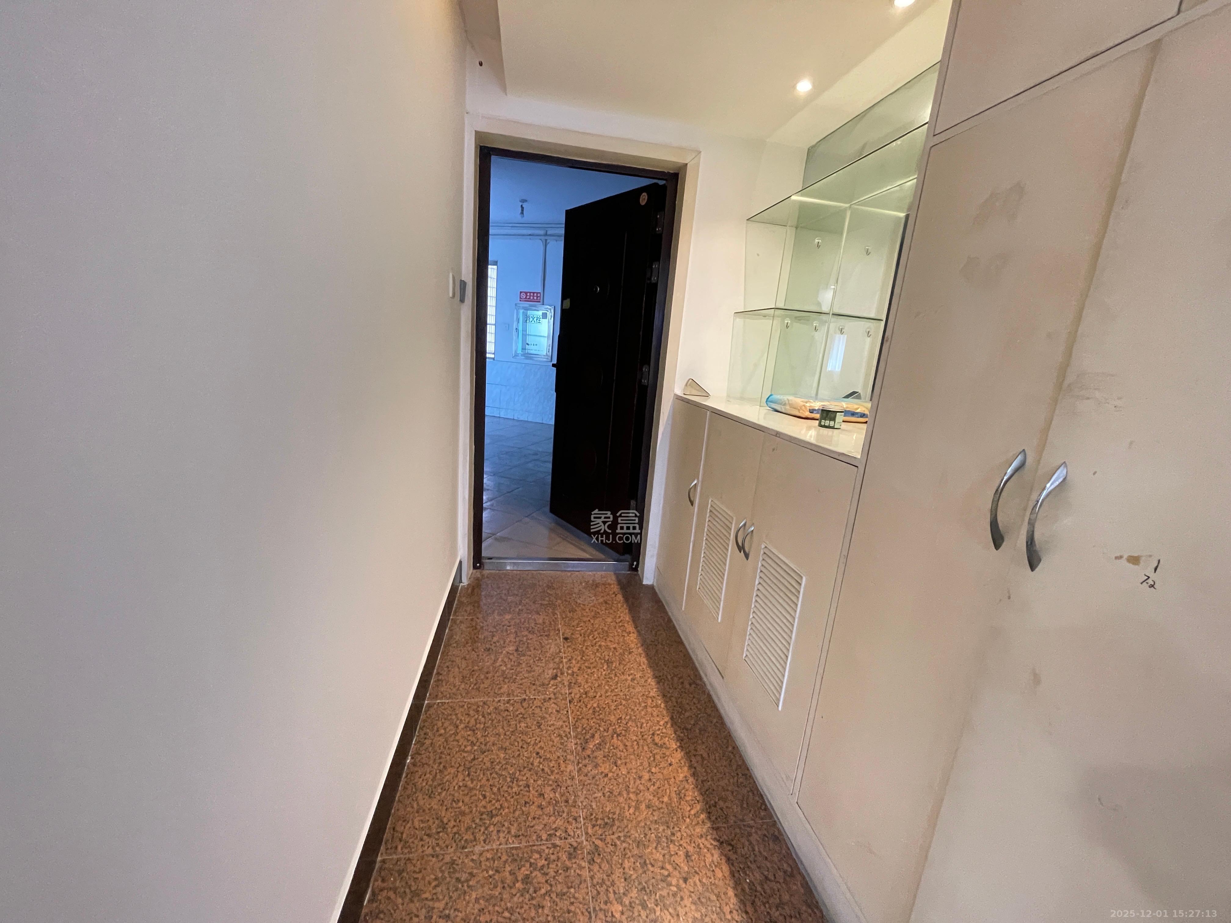 长沙市烟草专卖局单位宿舍 3室2厅1卫 2600.0元/月 长沙市烟草专卖局单位宿舍 3室2厅1卫 2600.0元/月室内图