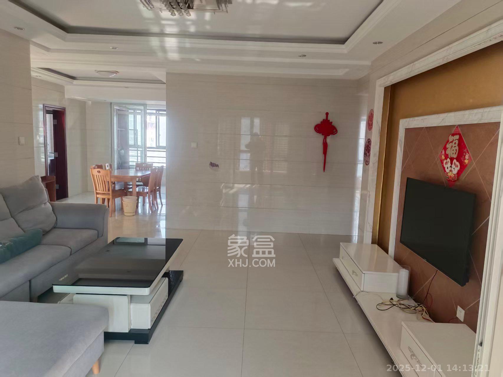 鑫远湘府华城  3室2厅2卫    3000.0元/月