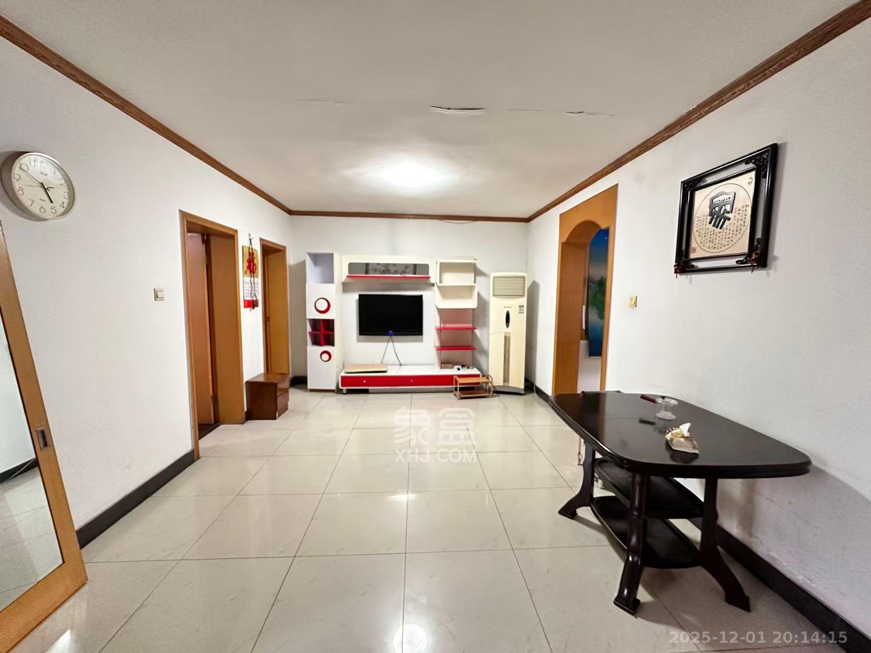 英才园二片  3室2厅1卫    2200.0元/月