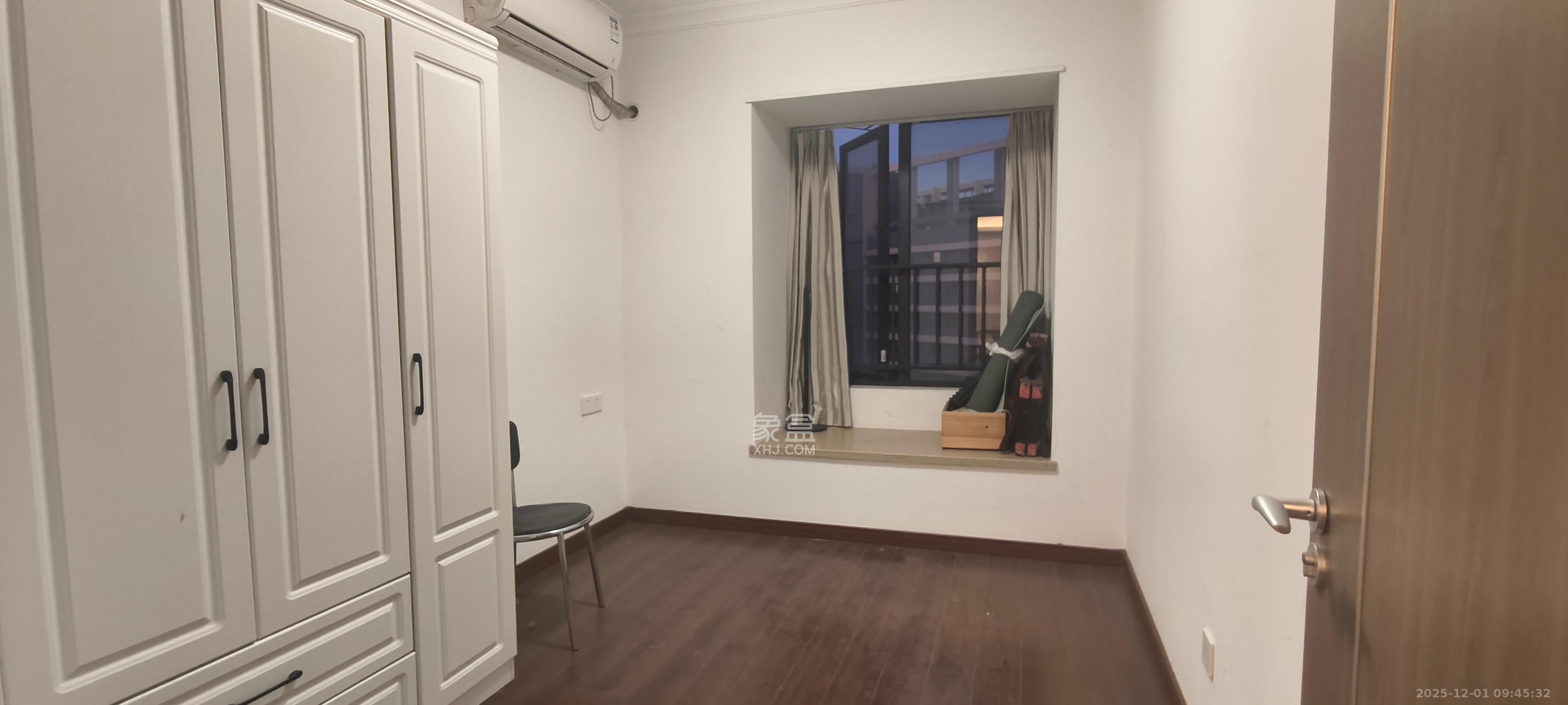 万科金域缇香  4室2厅2卫    3700.0元/月室内图