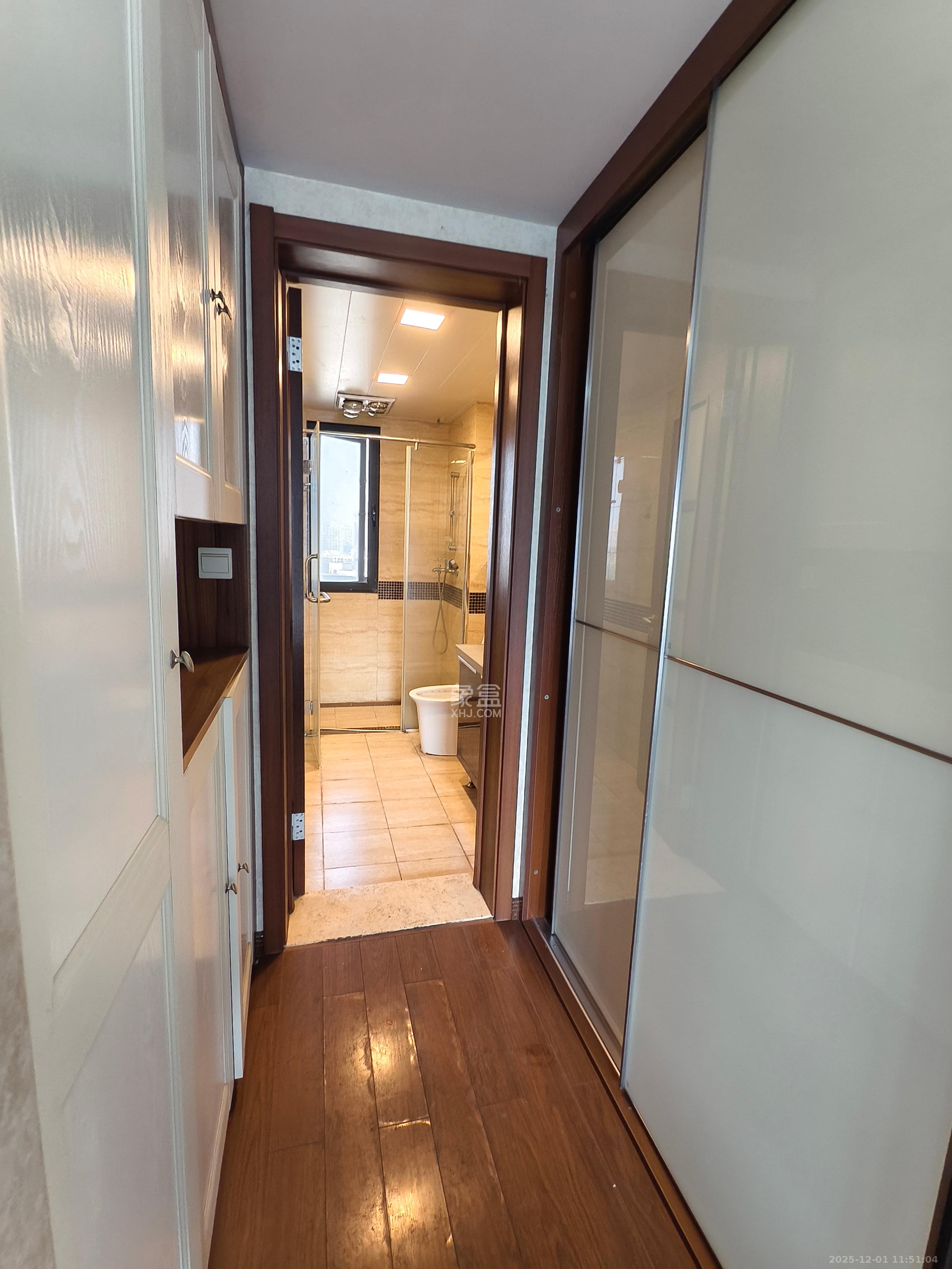 万科金域华府三四期  3室2厅2卫    3000.0元/月室内图